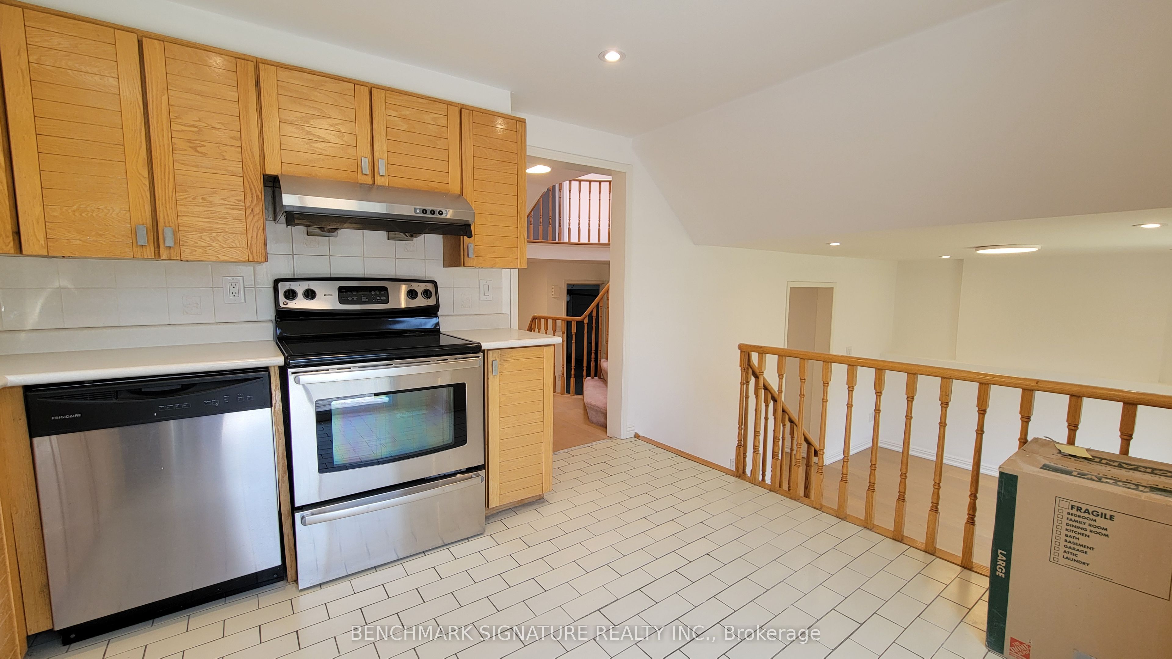 35 Wintermute Boulevard Property Photo 11