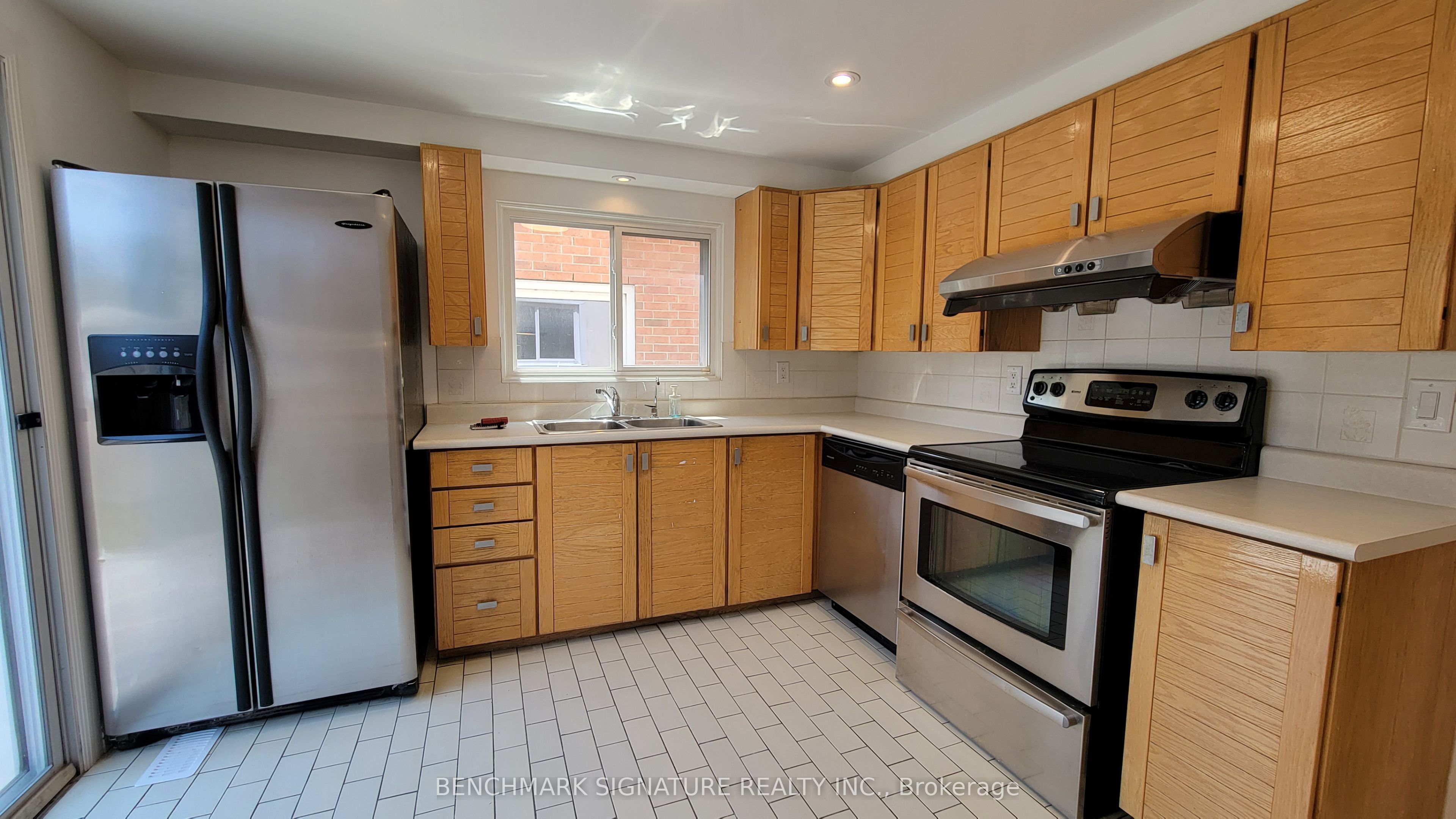 35 Wintermute Boulevard Property Photo 12