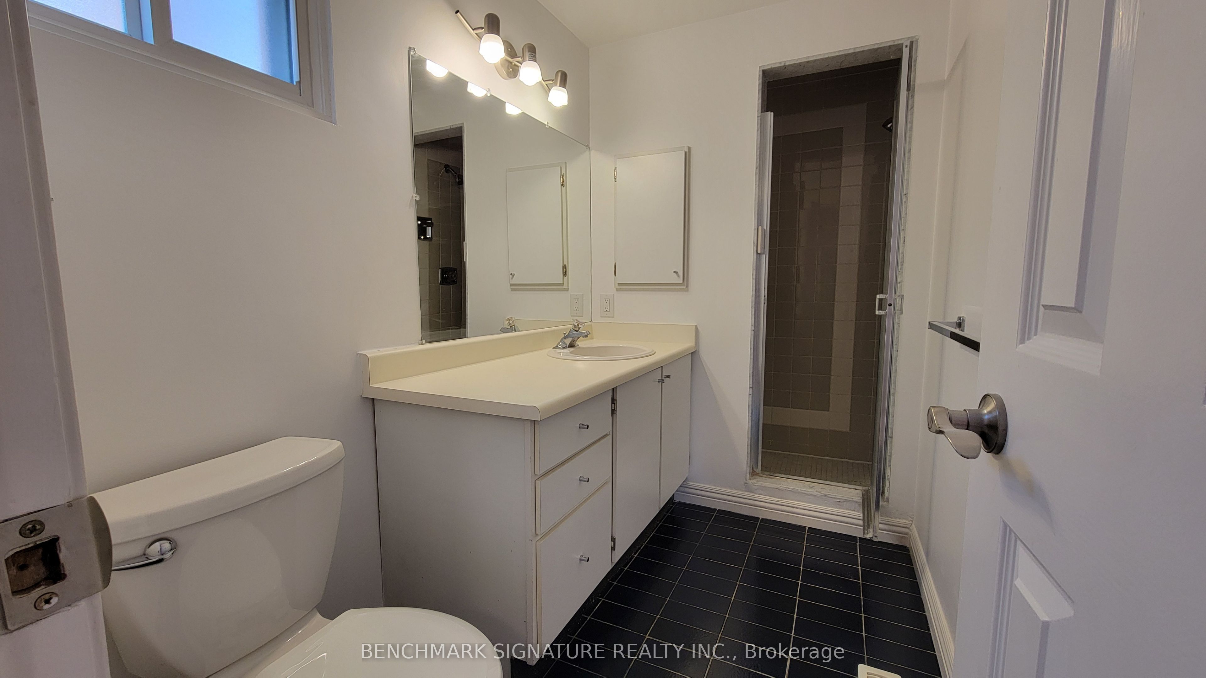 35 Wintermute Boulevard Property Photo 18