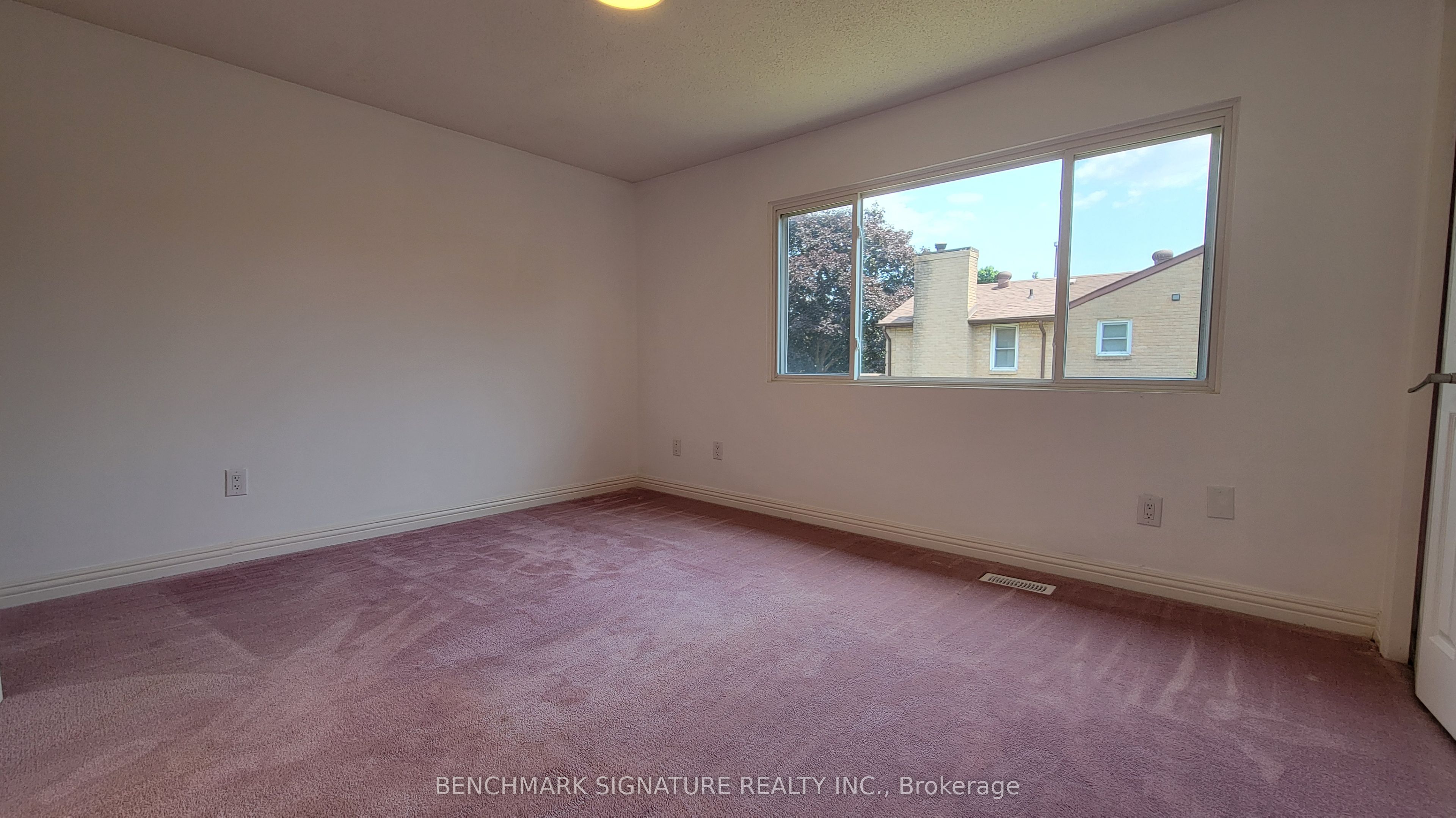 35 Wintermute Boulevard Property Photo 26