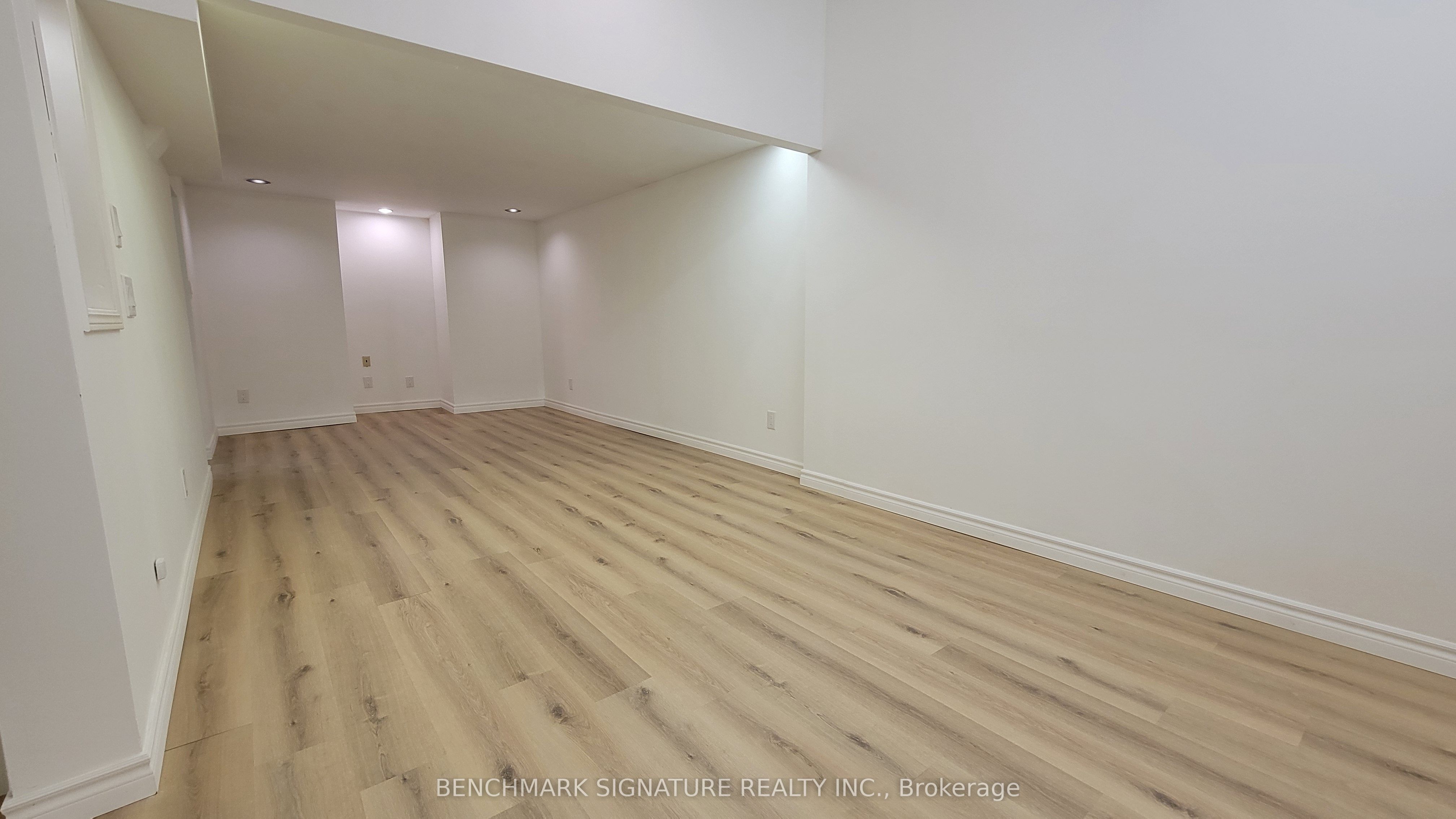 35 Wintermute Boulevard Property Photo 30