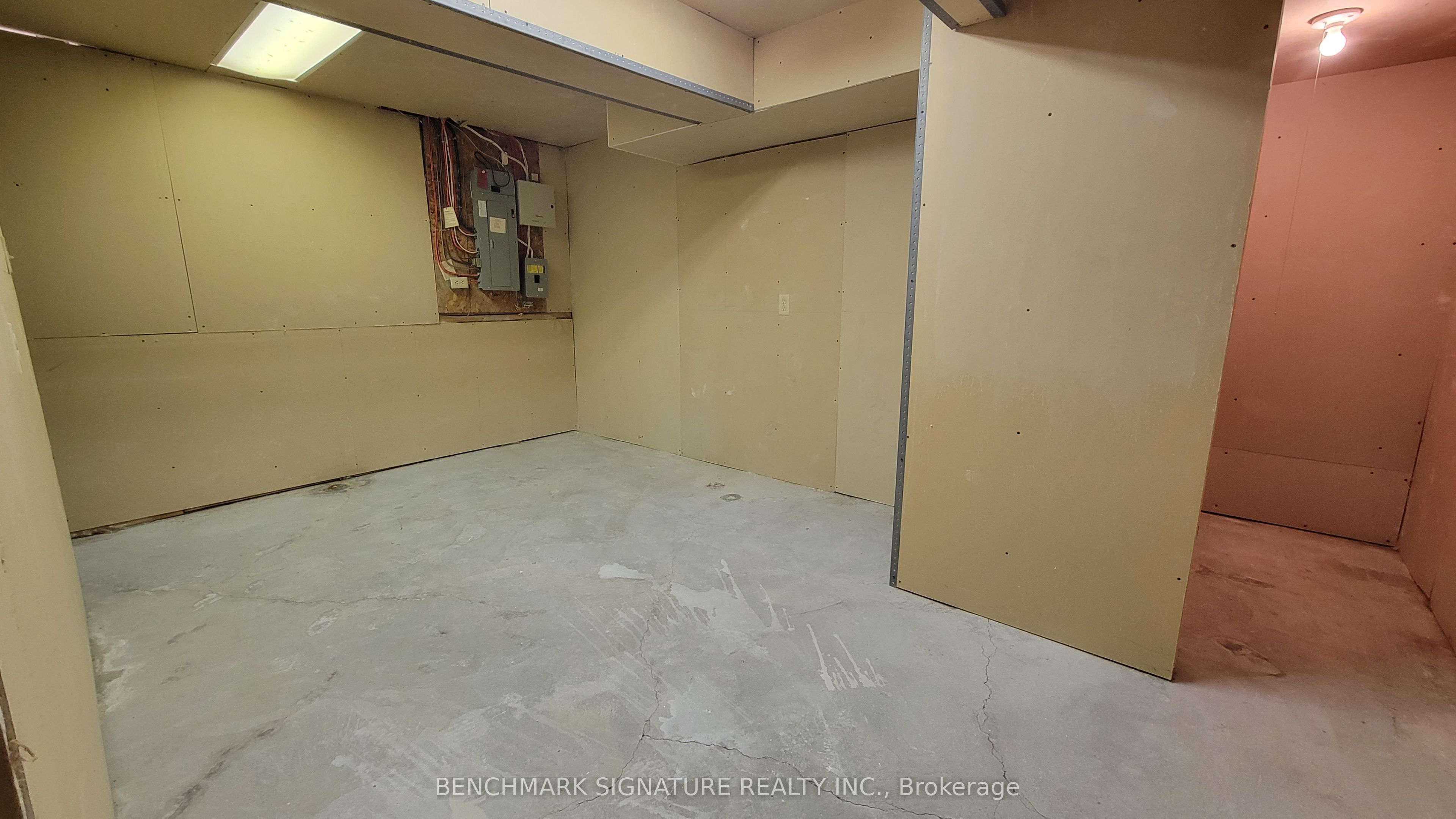 35 Wintermute Boulevard Property Photo 33