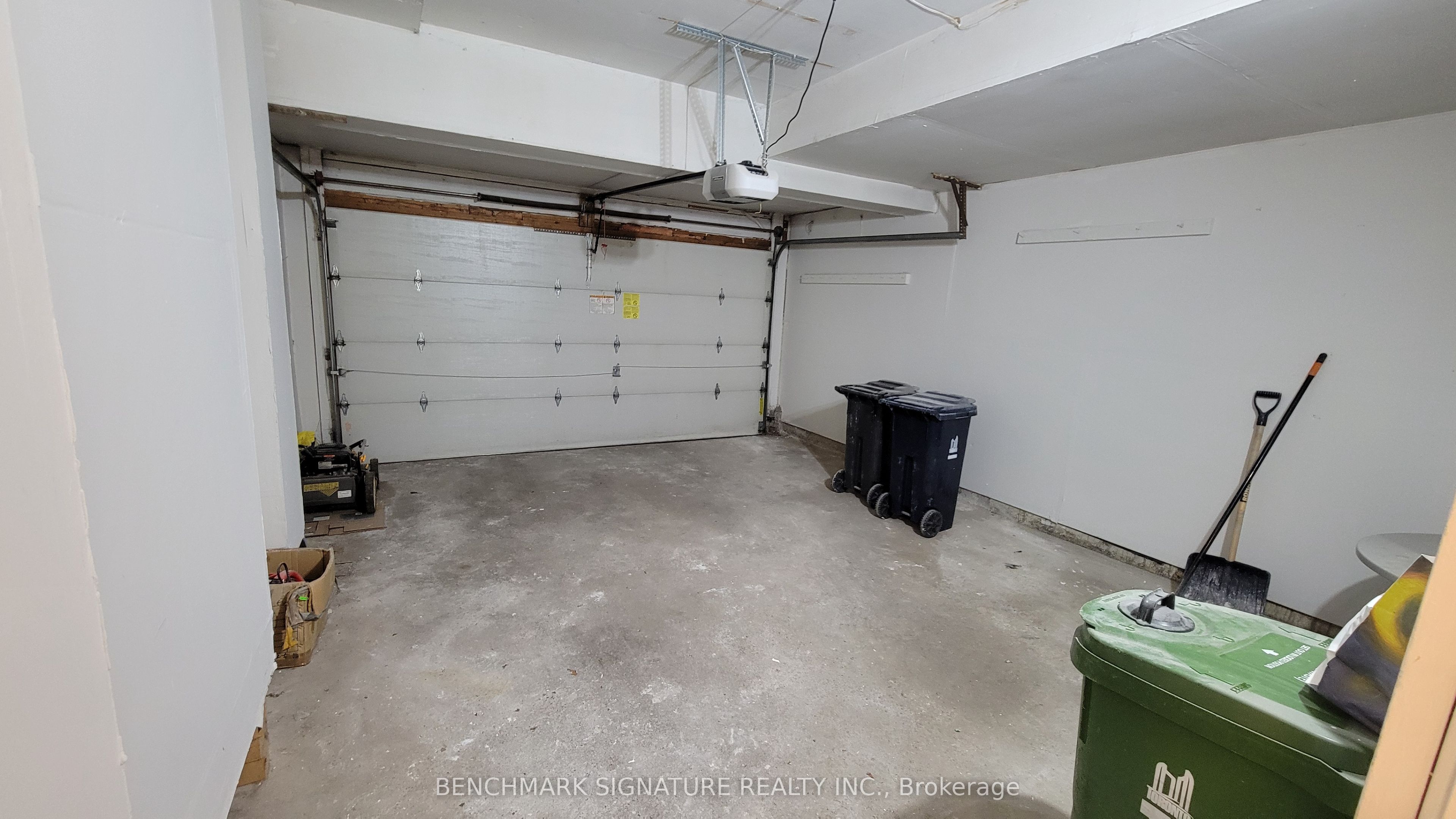 35 Wintermute Boulevard Property Photo 38