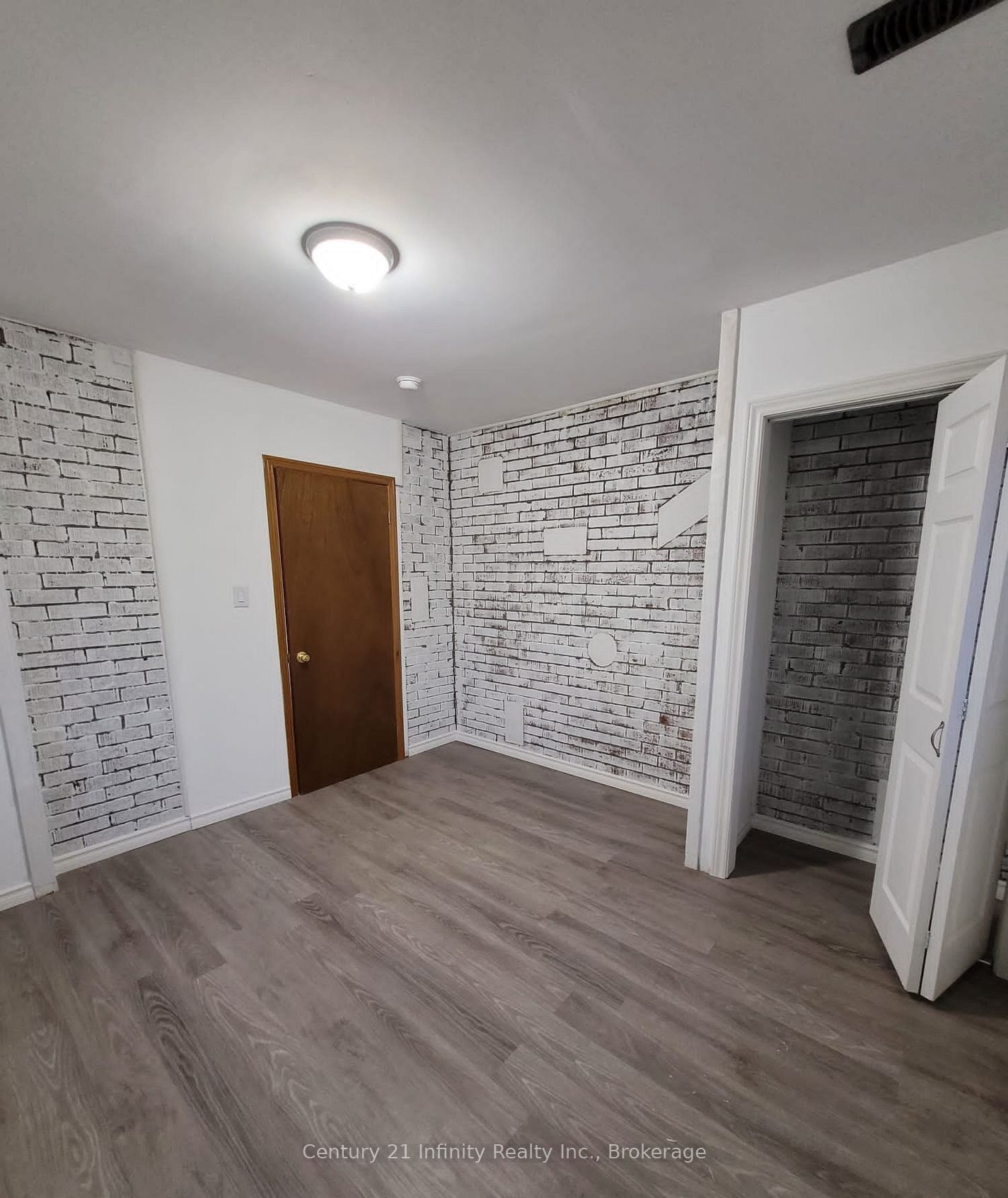555 Ritson Road S B Property Photo 3
