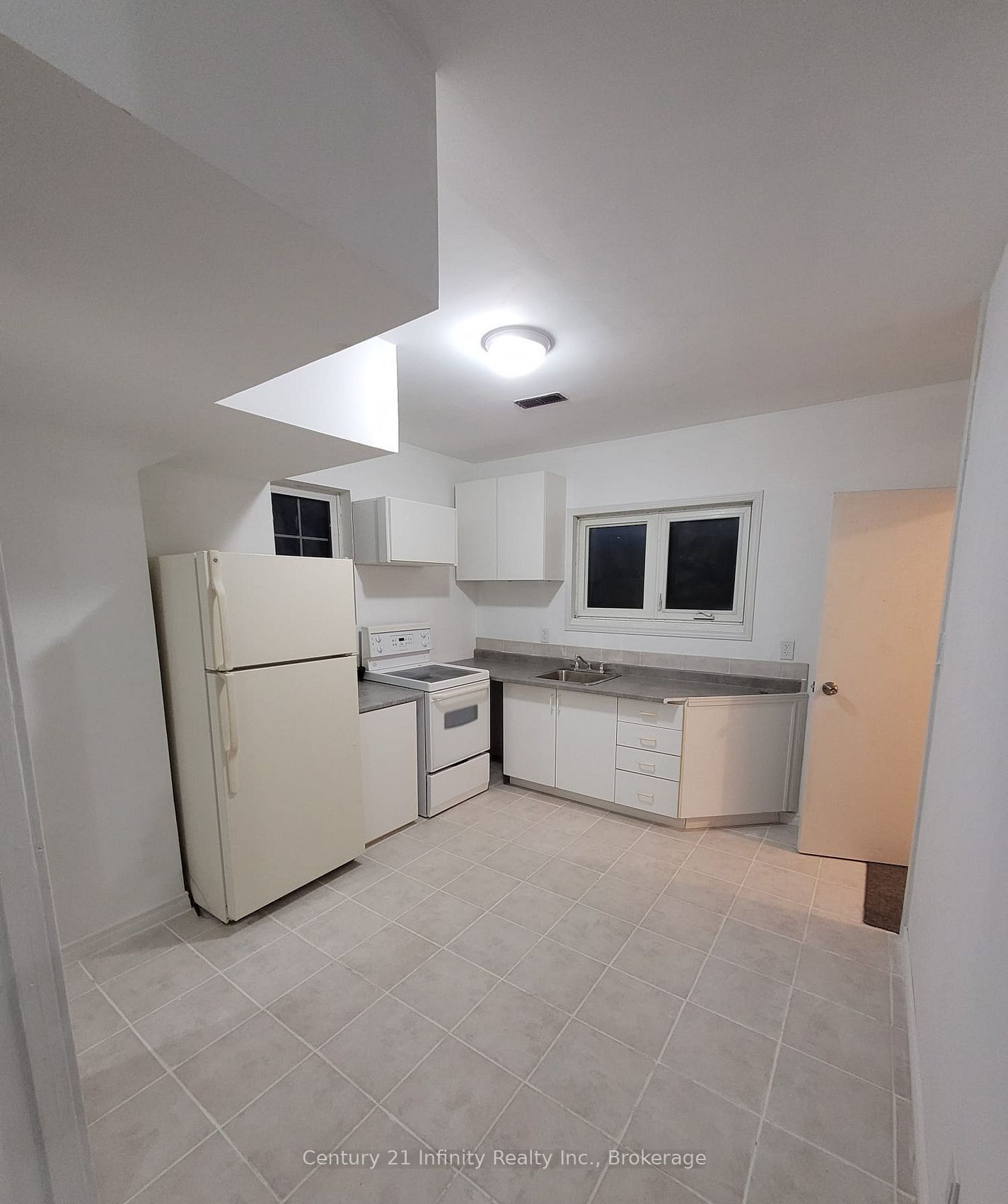 555 Ritson Road S B Property Photo 4