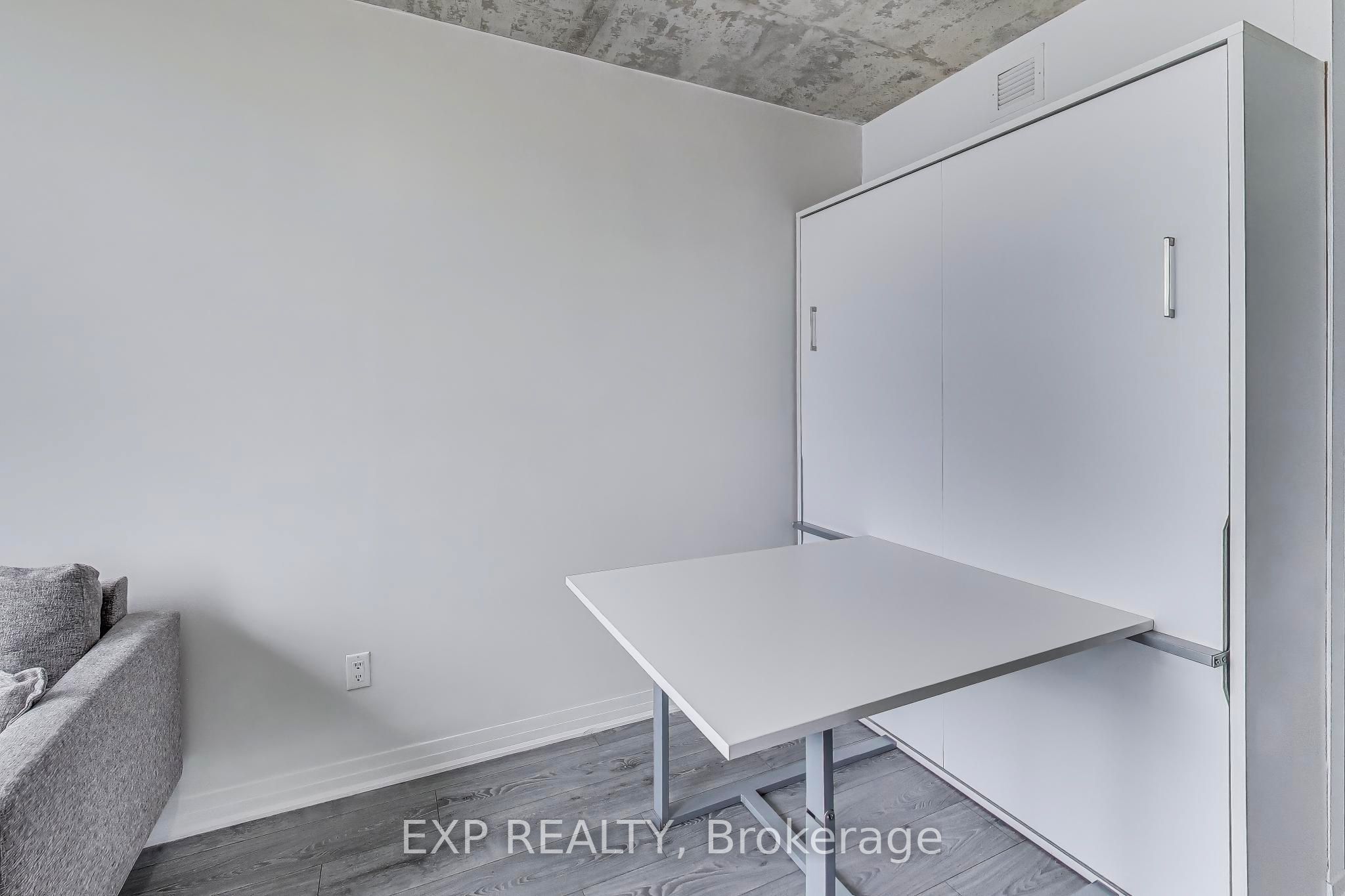 1900 Simcoe Street N 739 Property Photo 6