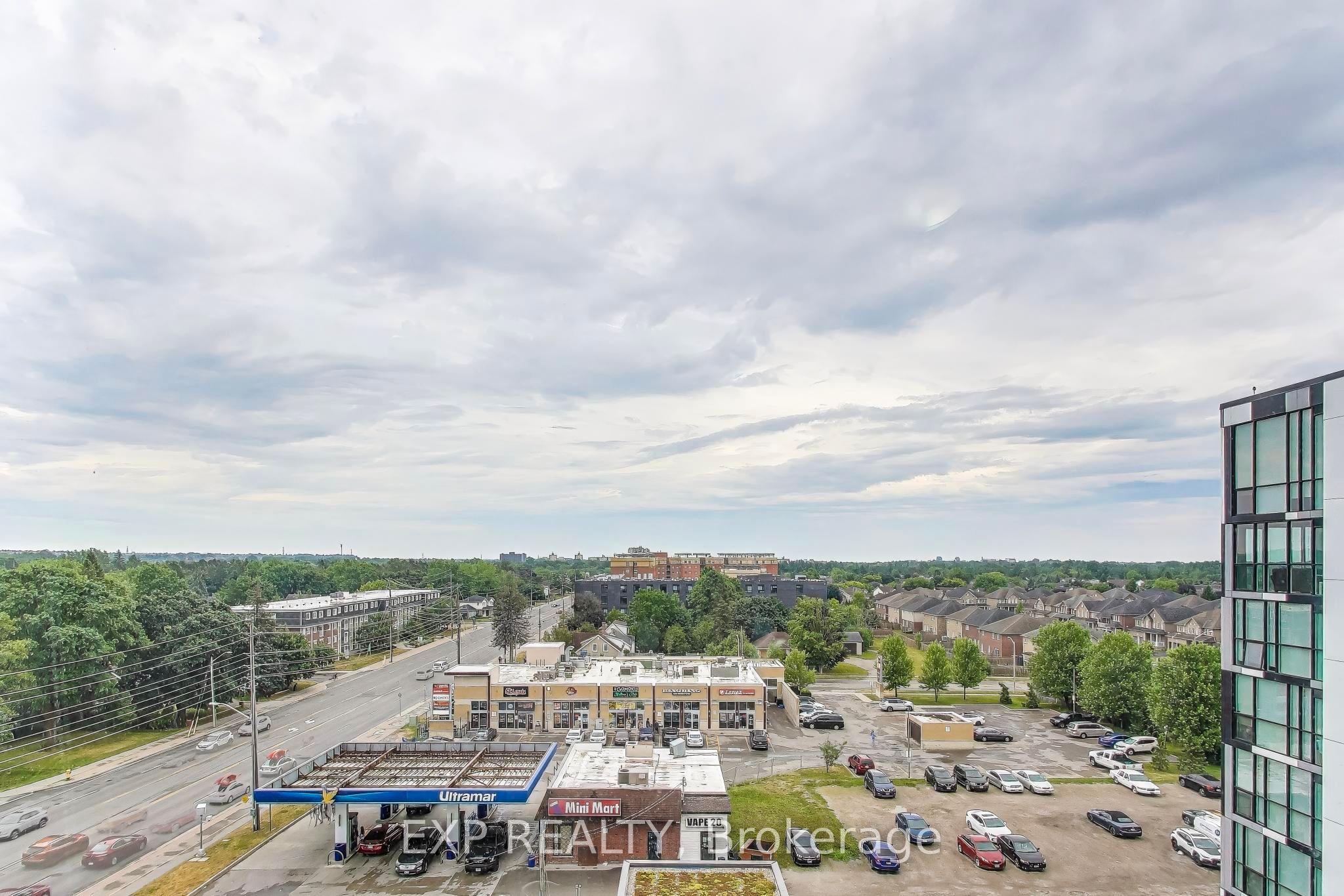 1900 Simcoe Street N 739 Property Photo 8
