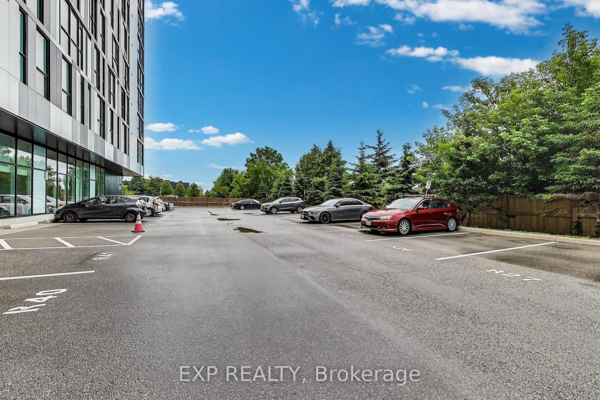 1900 Simcoe Street N 739 Property Photo 10