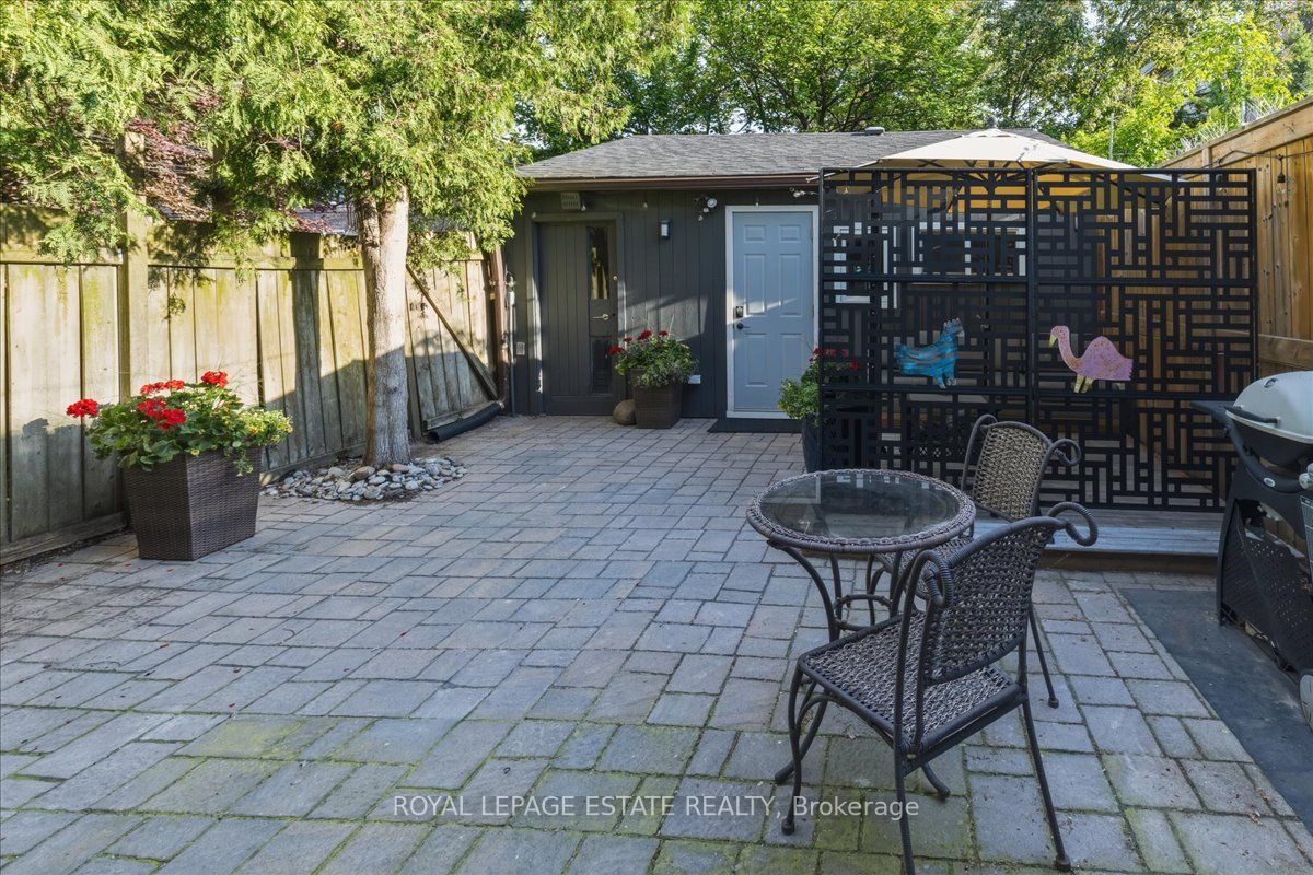 1398 Queen Street E Property Photo 5