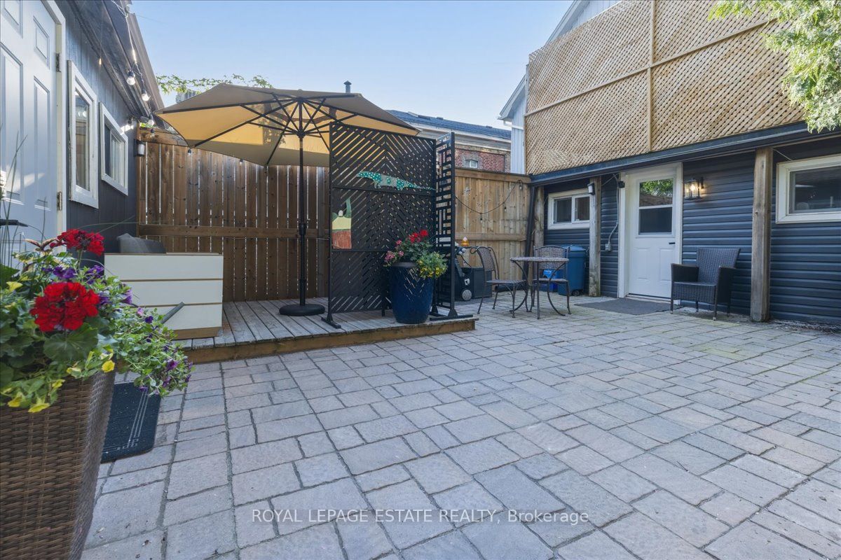1398 Queen Street E Property Photo 6