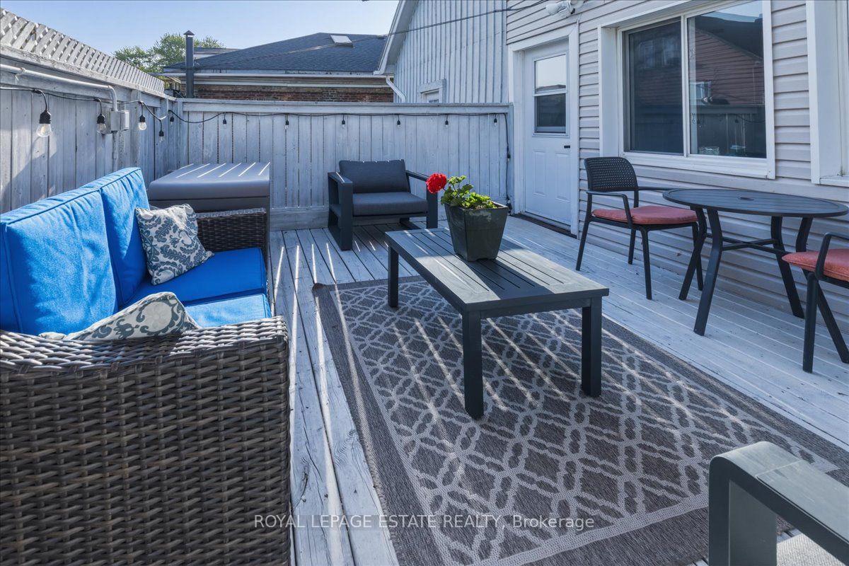1398 Queen Street E Property Photo 15