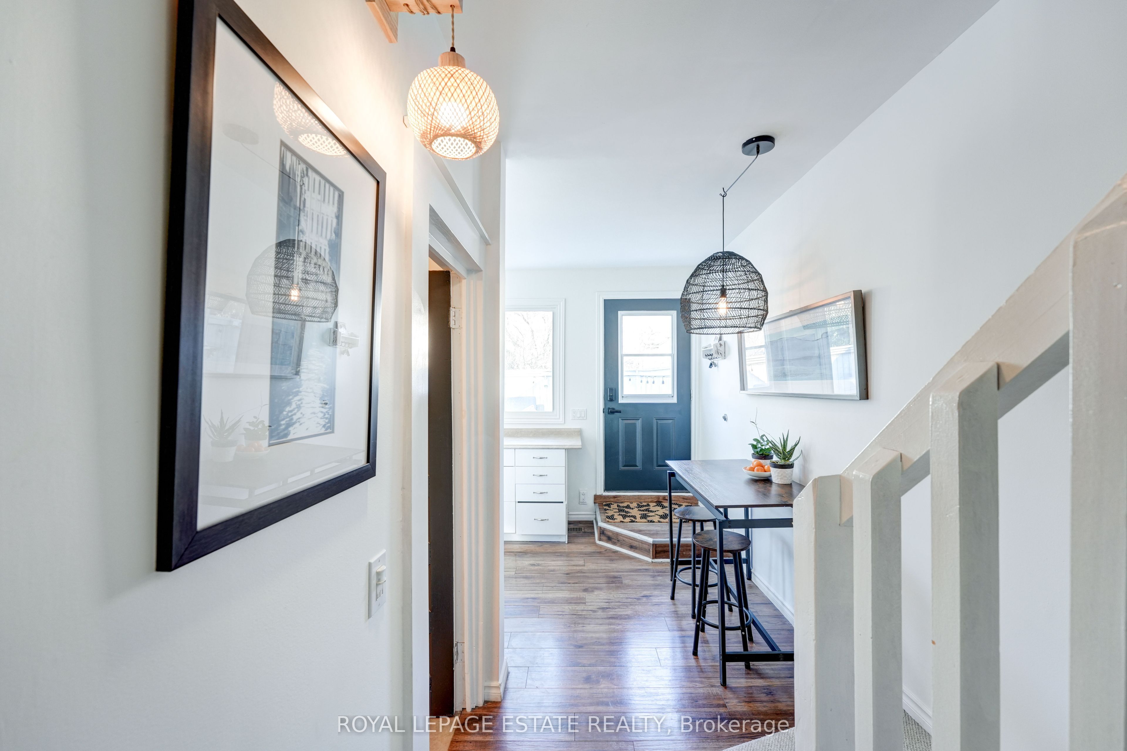 1398 Queen Street E Property Photo 27