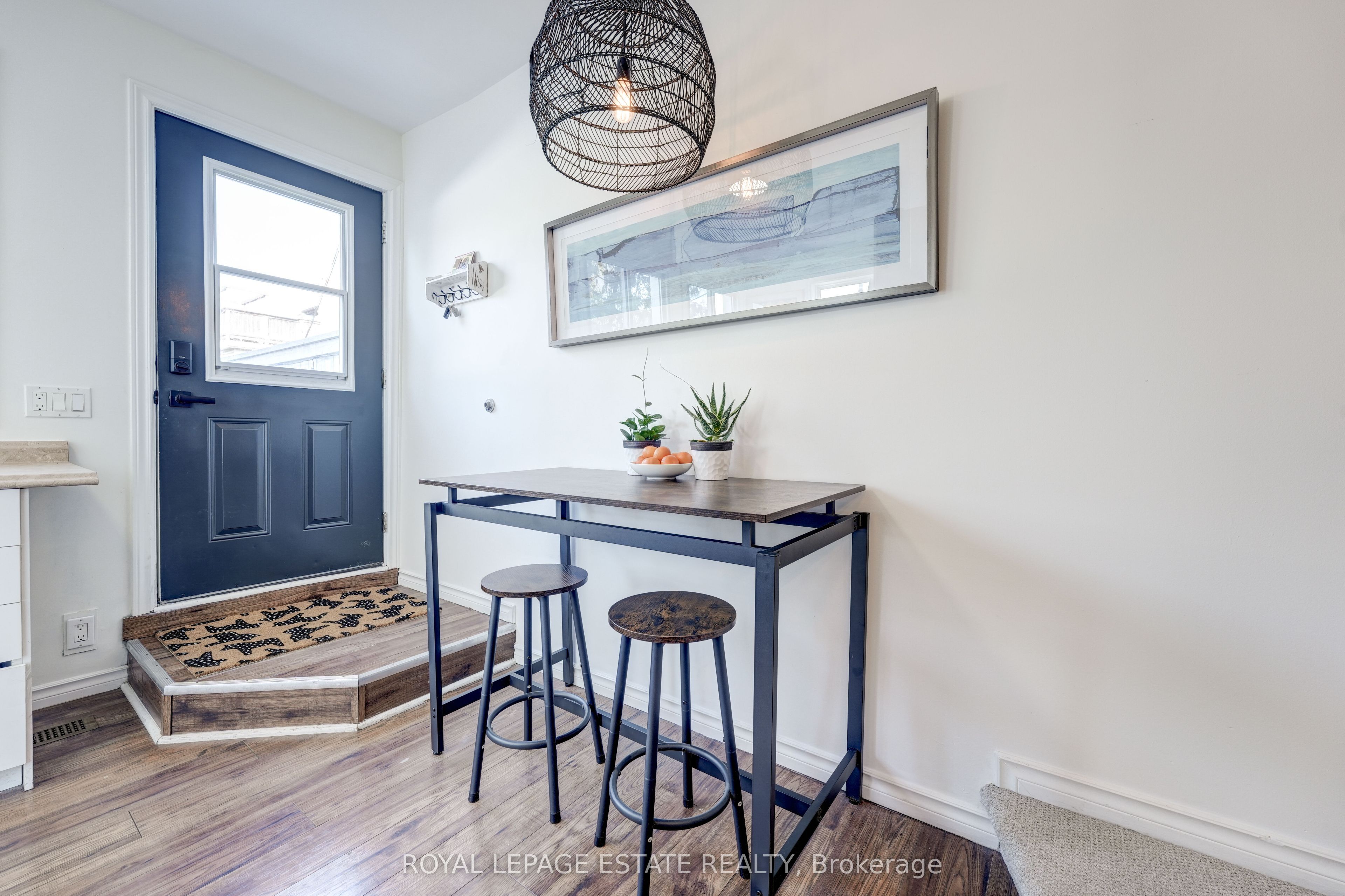 1398 Queen Street E Property Photo 33