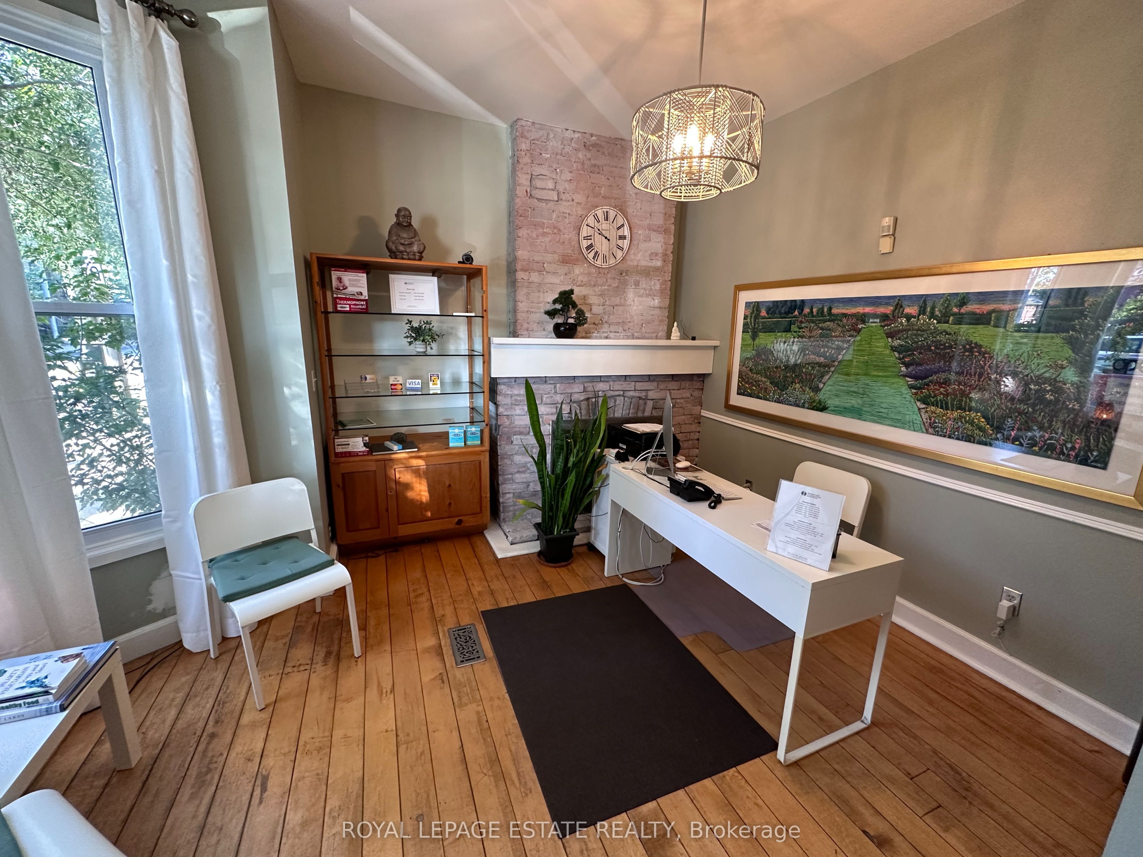 1398 Queen Street E Property Photo 37