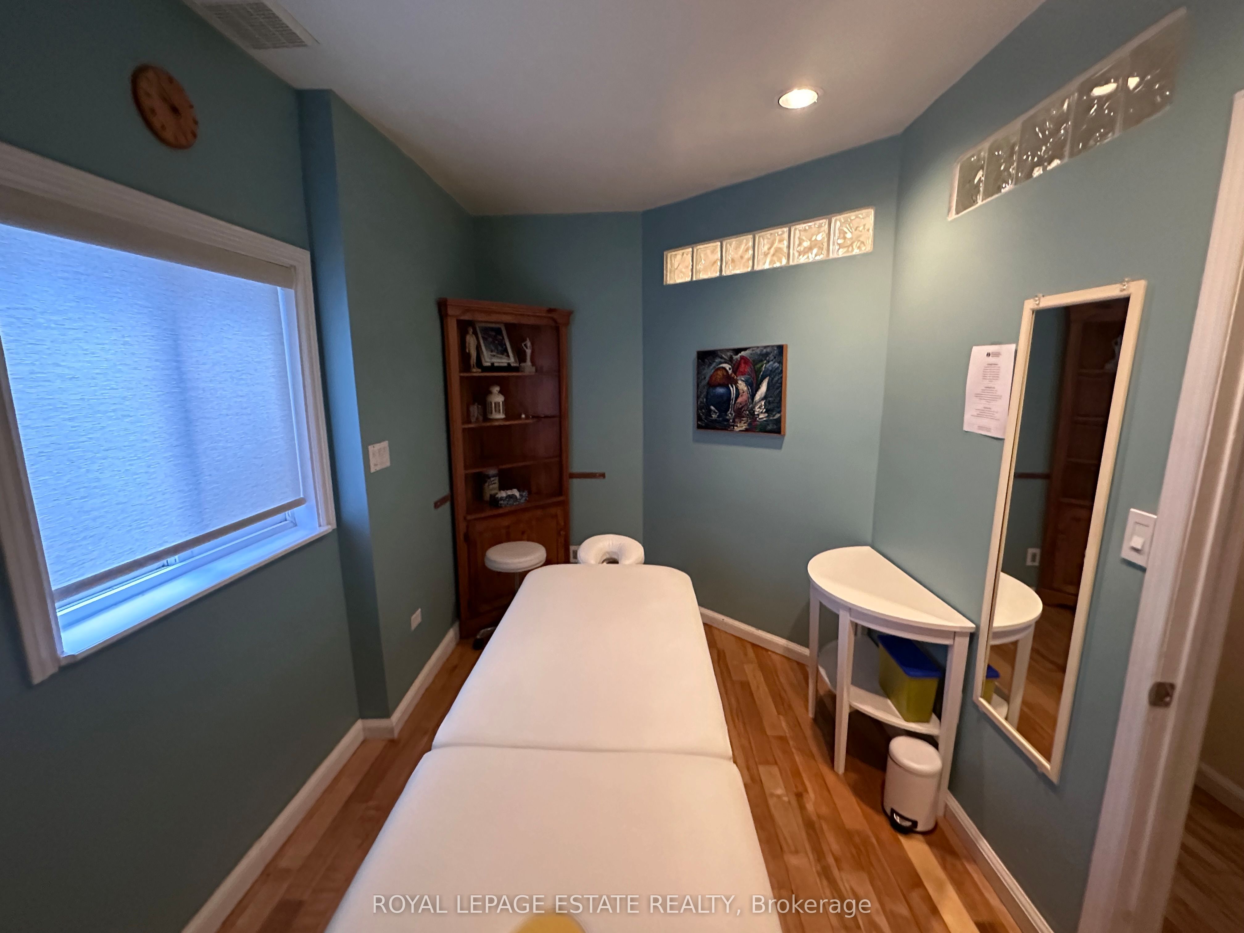 1398 Queen Street E Property Photo 41