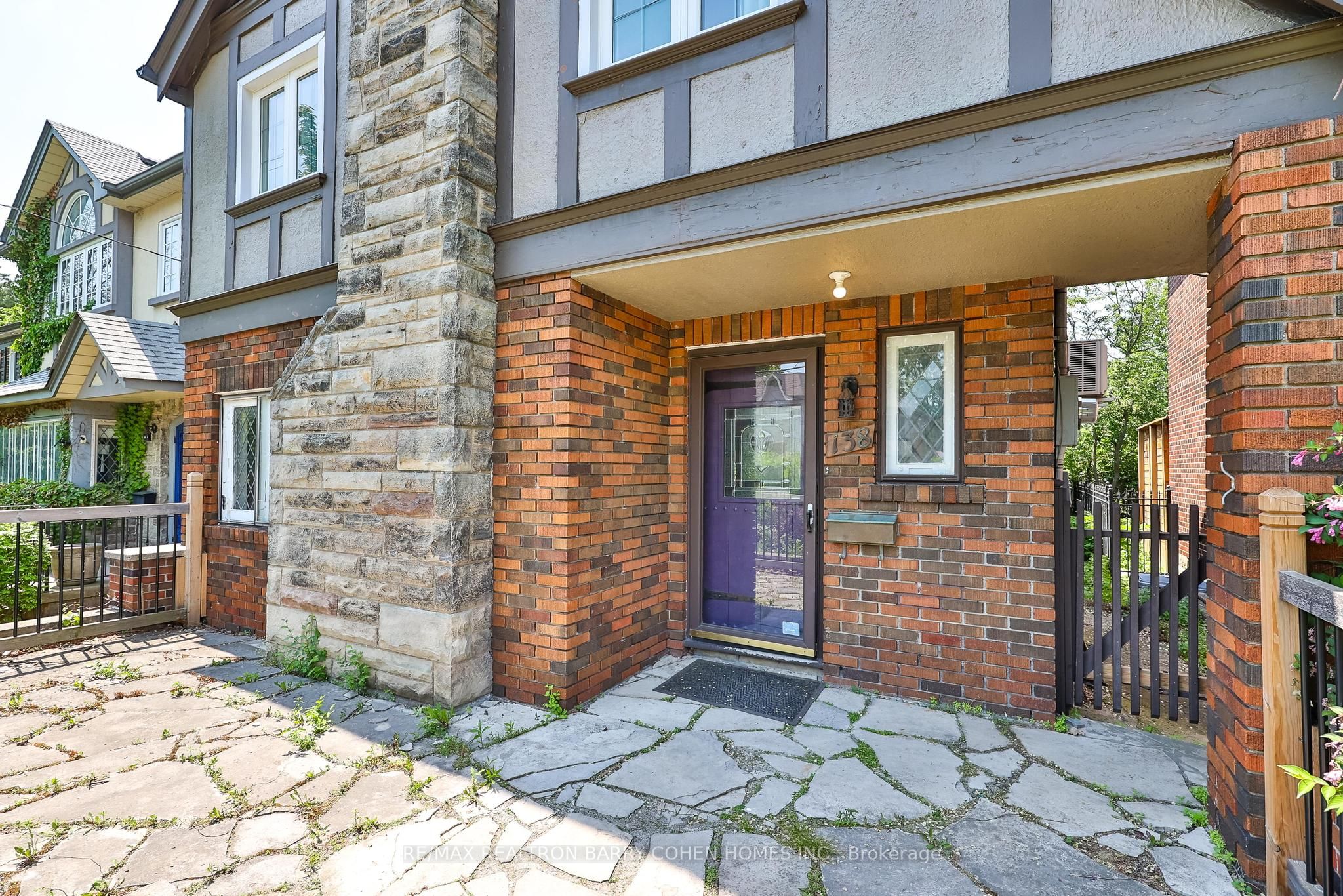 138 Fallingbrook Road Property Photo 3