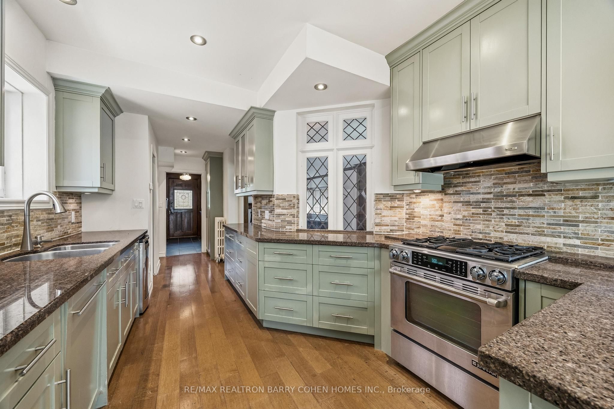 138 Fallingbrook Road Property Photo 8