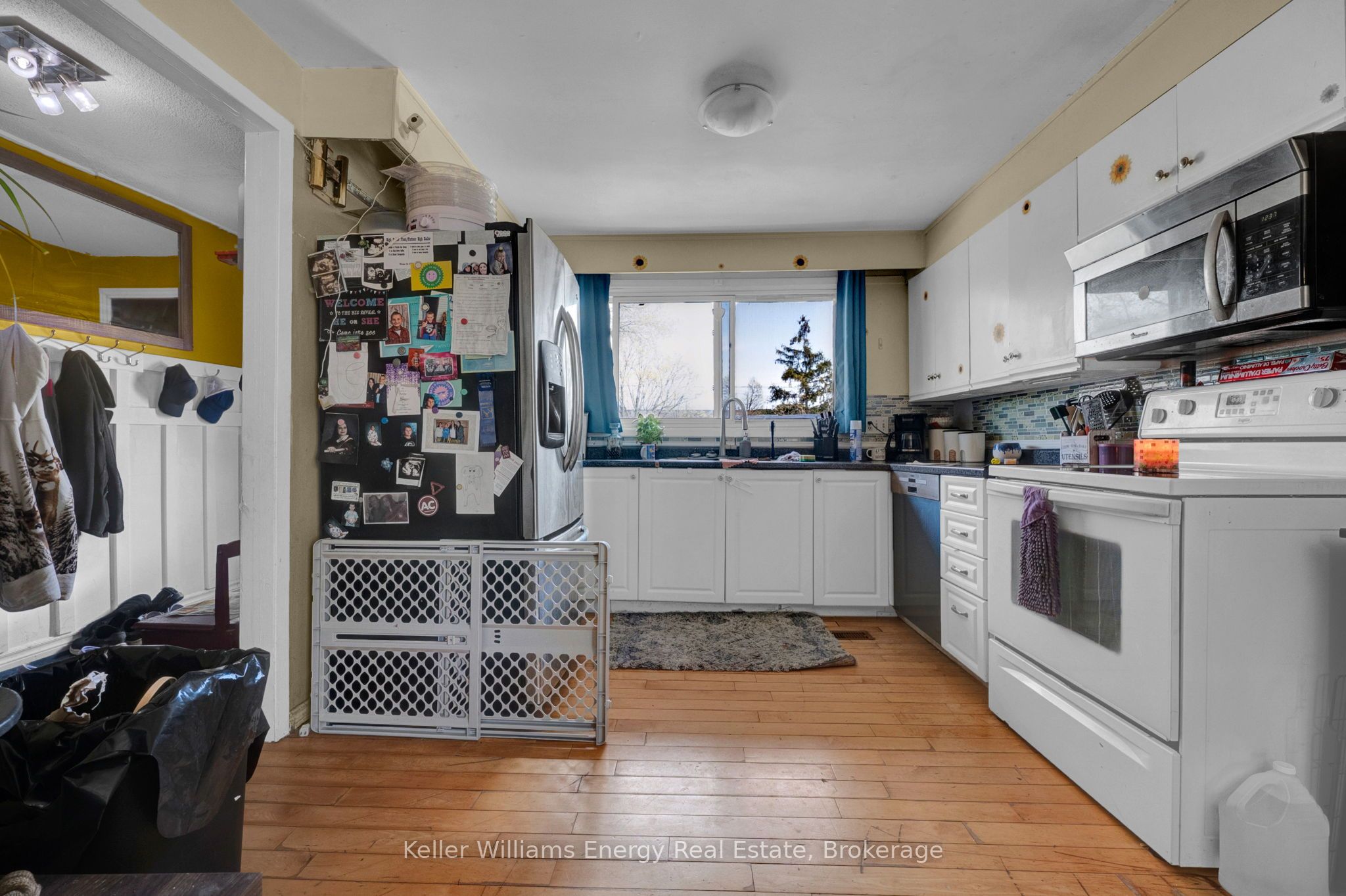 741 Ritson Road S Property Photo 4