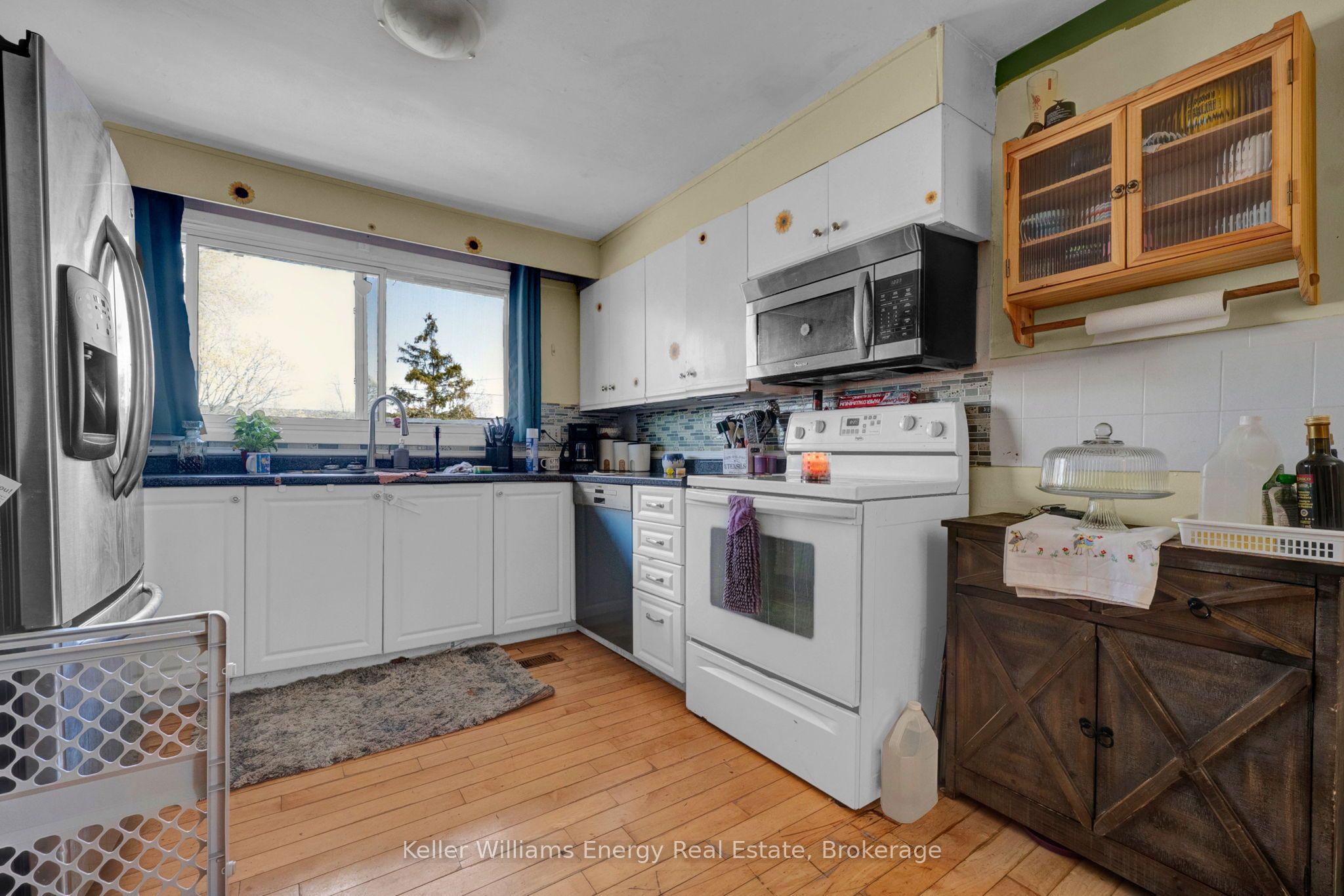 741 Ritson Road S Property Photo 5