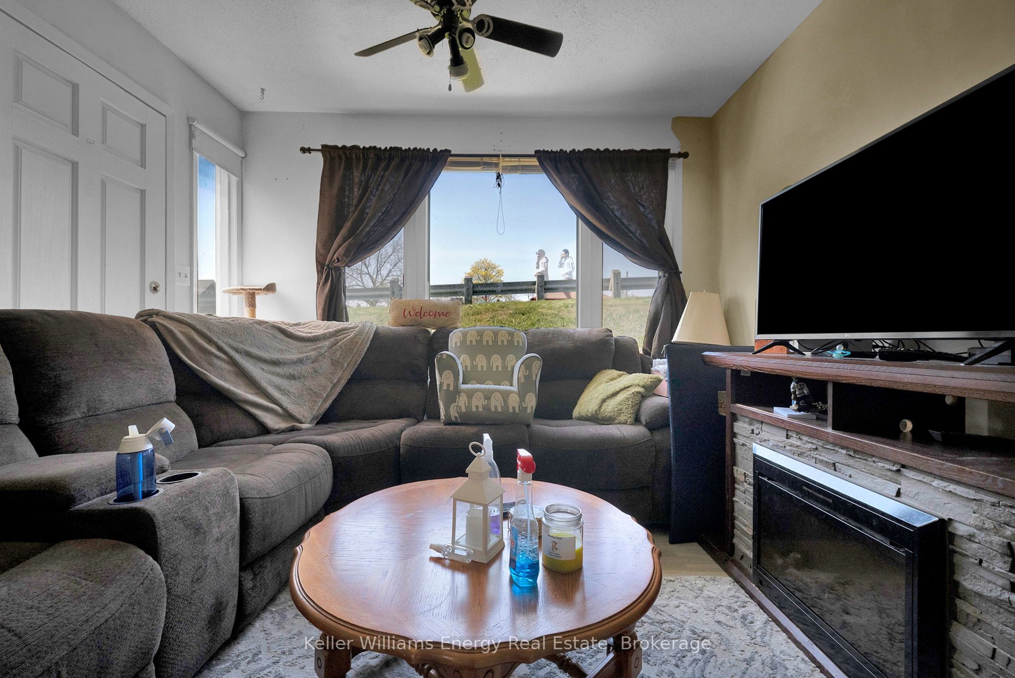 741 Ritson Road S Property Photo 10