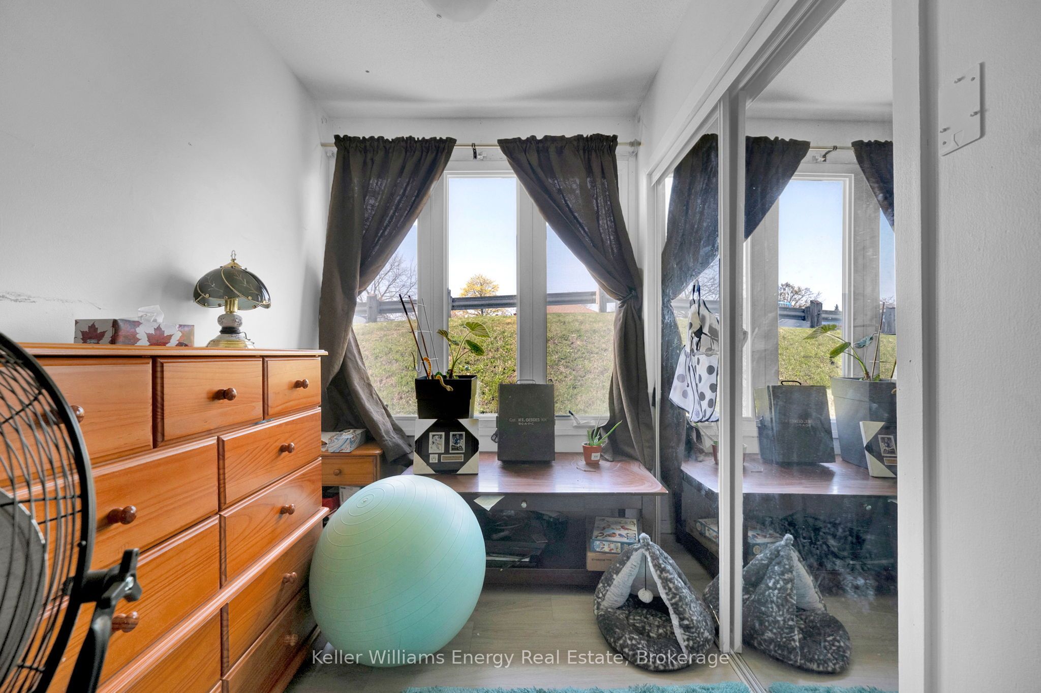 741 Ritson Road S Property Photo 16