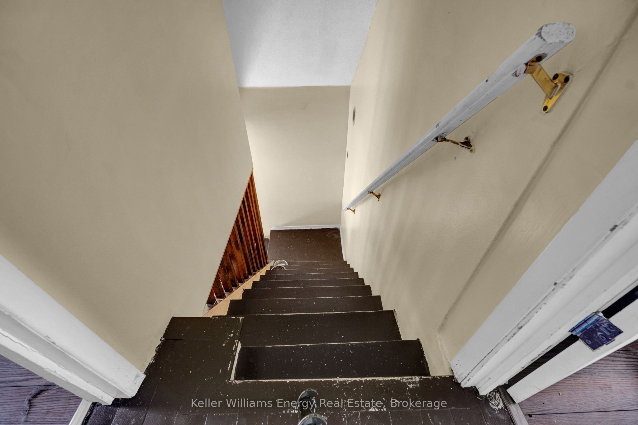 741 Ritson Road S Property Photo 18