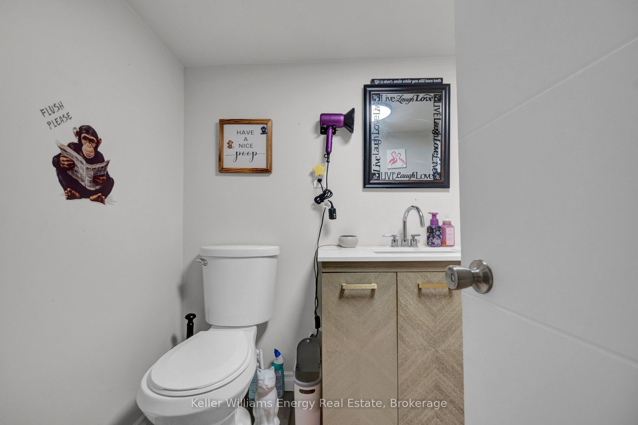 741 Ritson Road S Property Photo 25