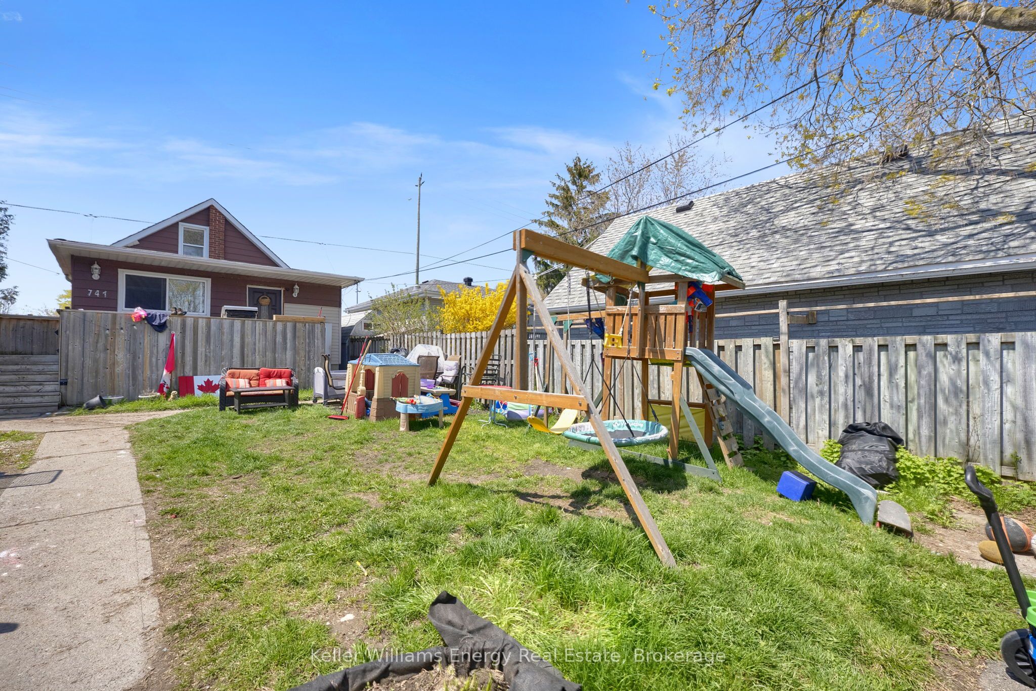 741 Ritson Road S Property Photo 30