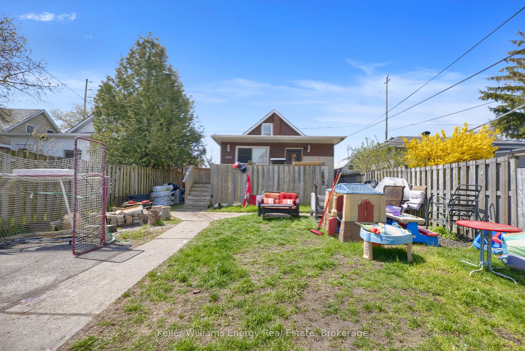 741 Ritson Road S Property Photo 31