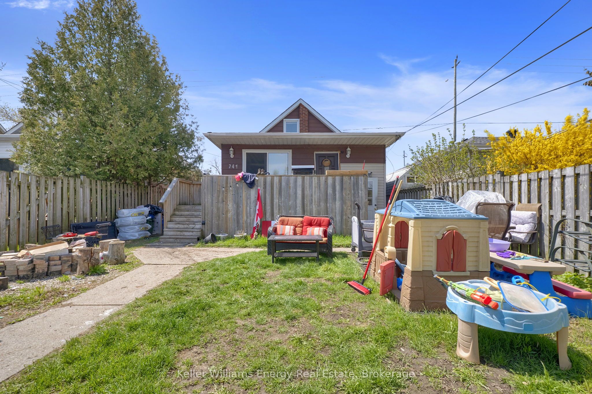 741 Ritson Road S Property Photo 32