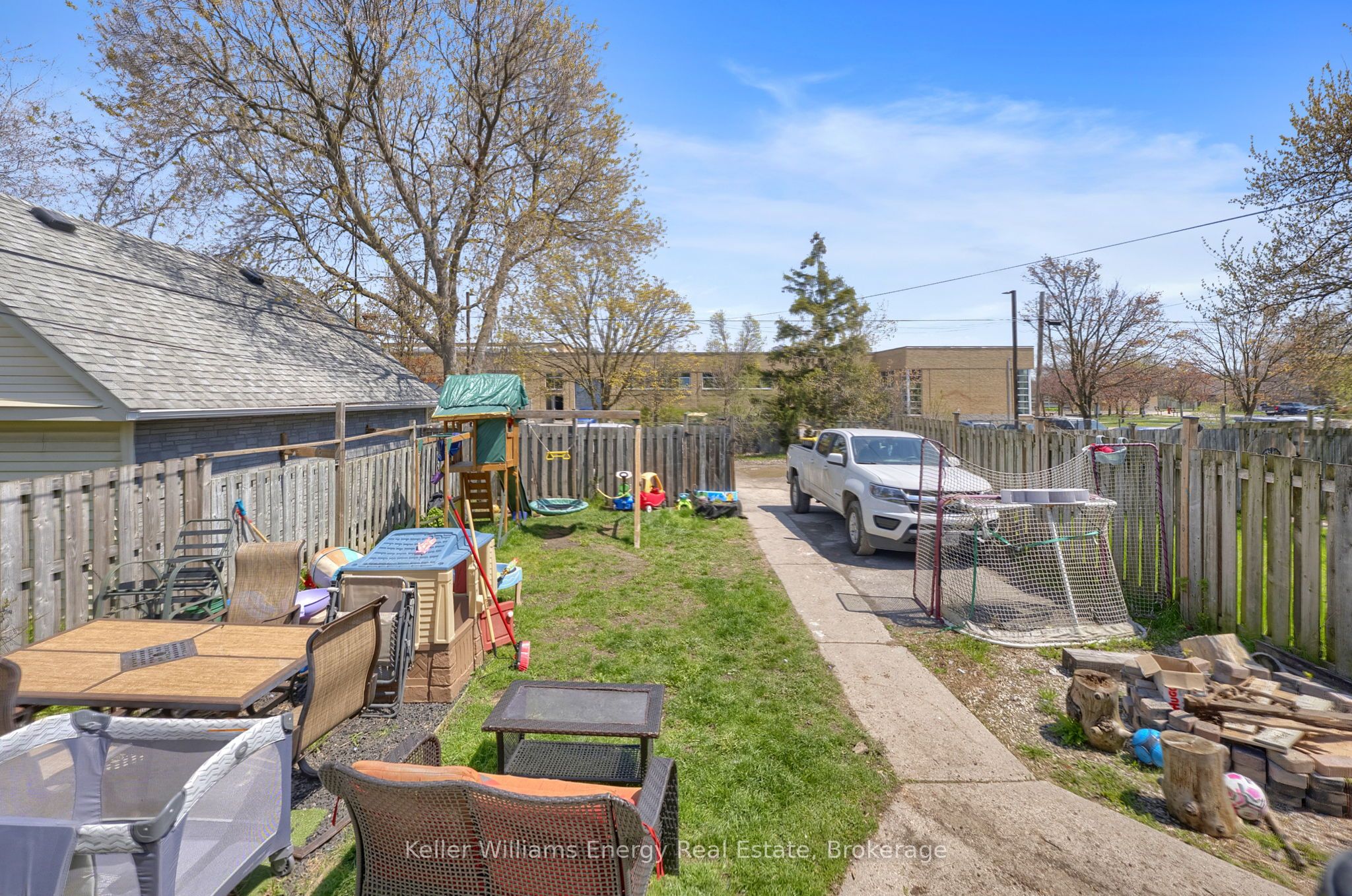 741 Ritson Road S Property Photo 33