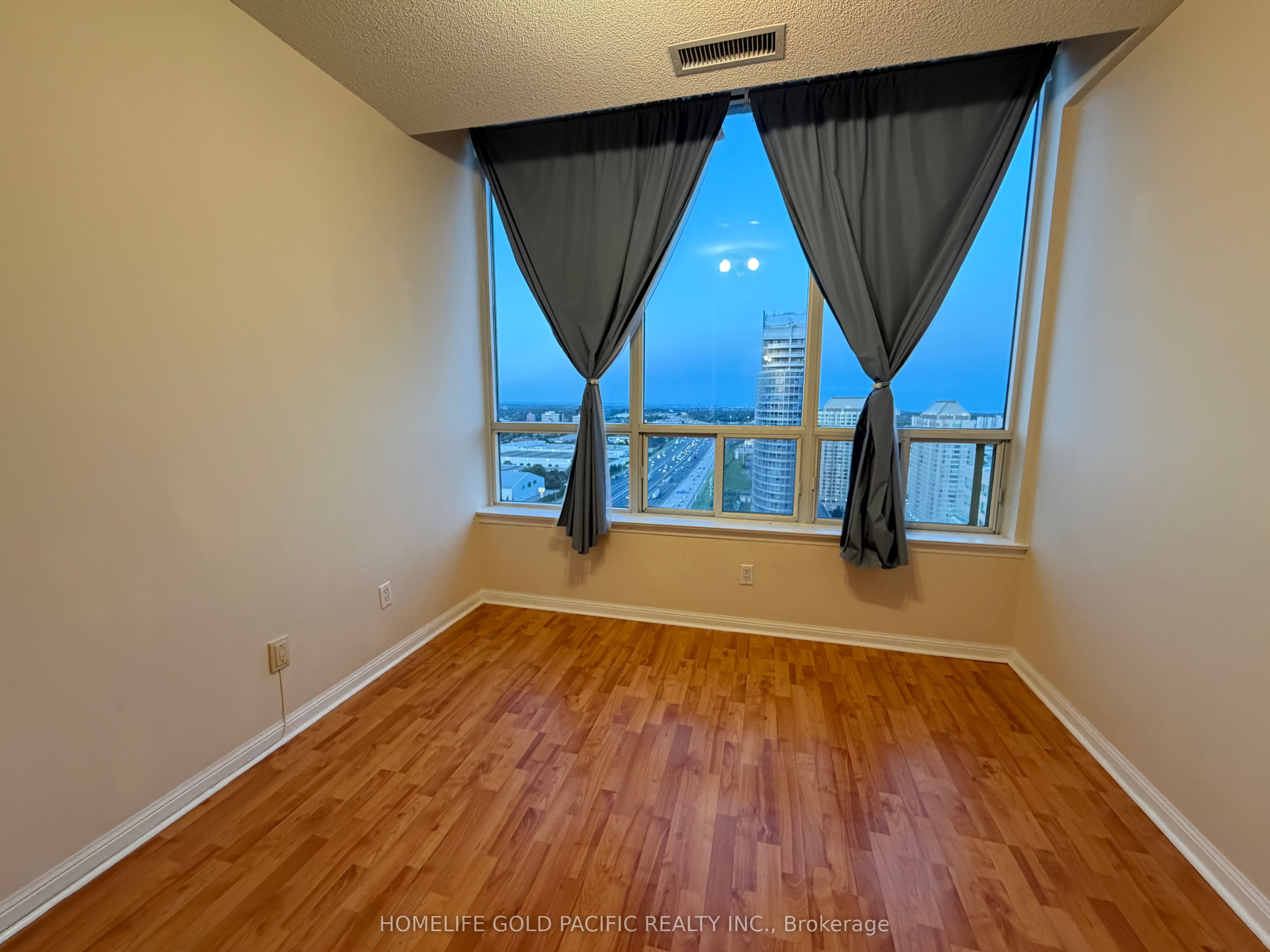 88 Corporate Drive Ph17 Property Photo 15