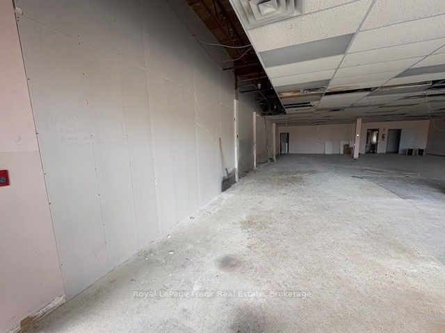114 Dundas Street E 102b Property Photo 8