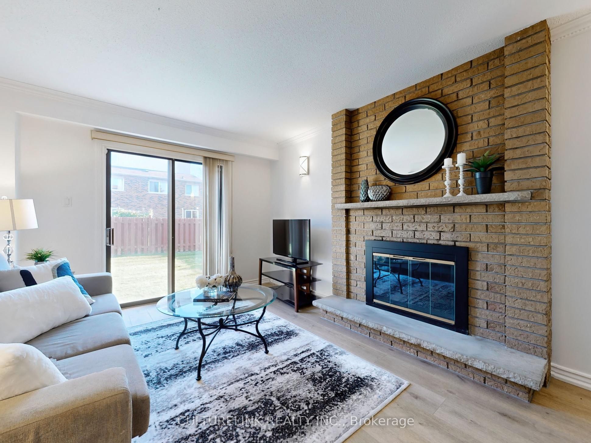 5 Haven Hill Square Property Photo 4
