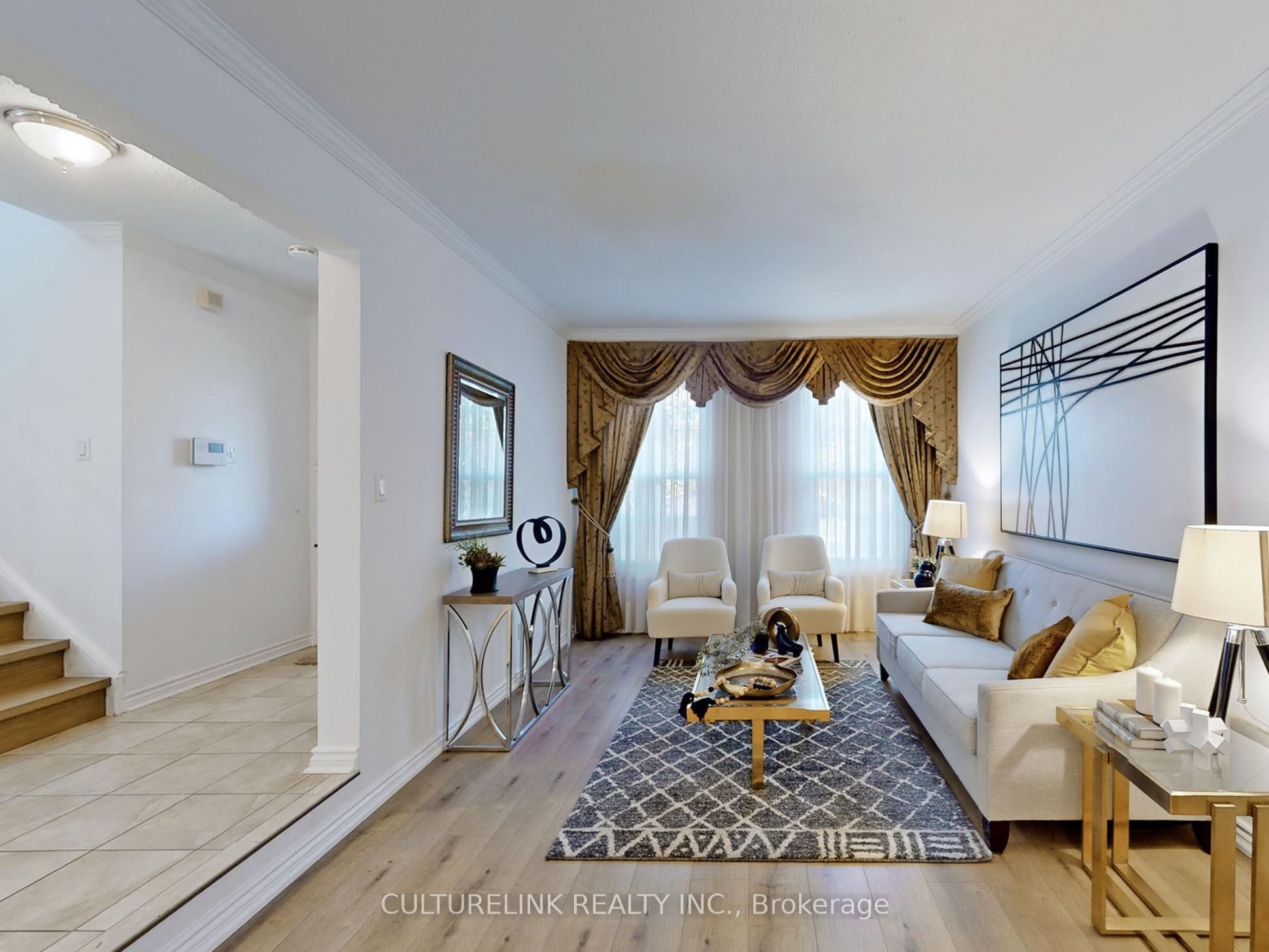 5 Haven Hill Square Property Photo 6