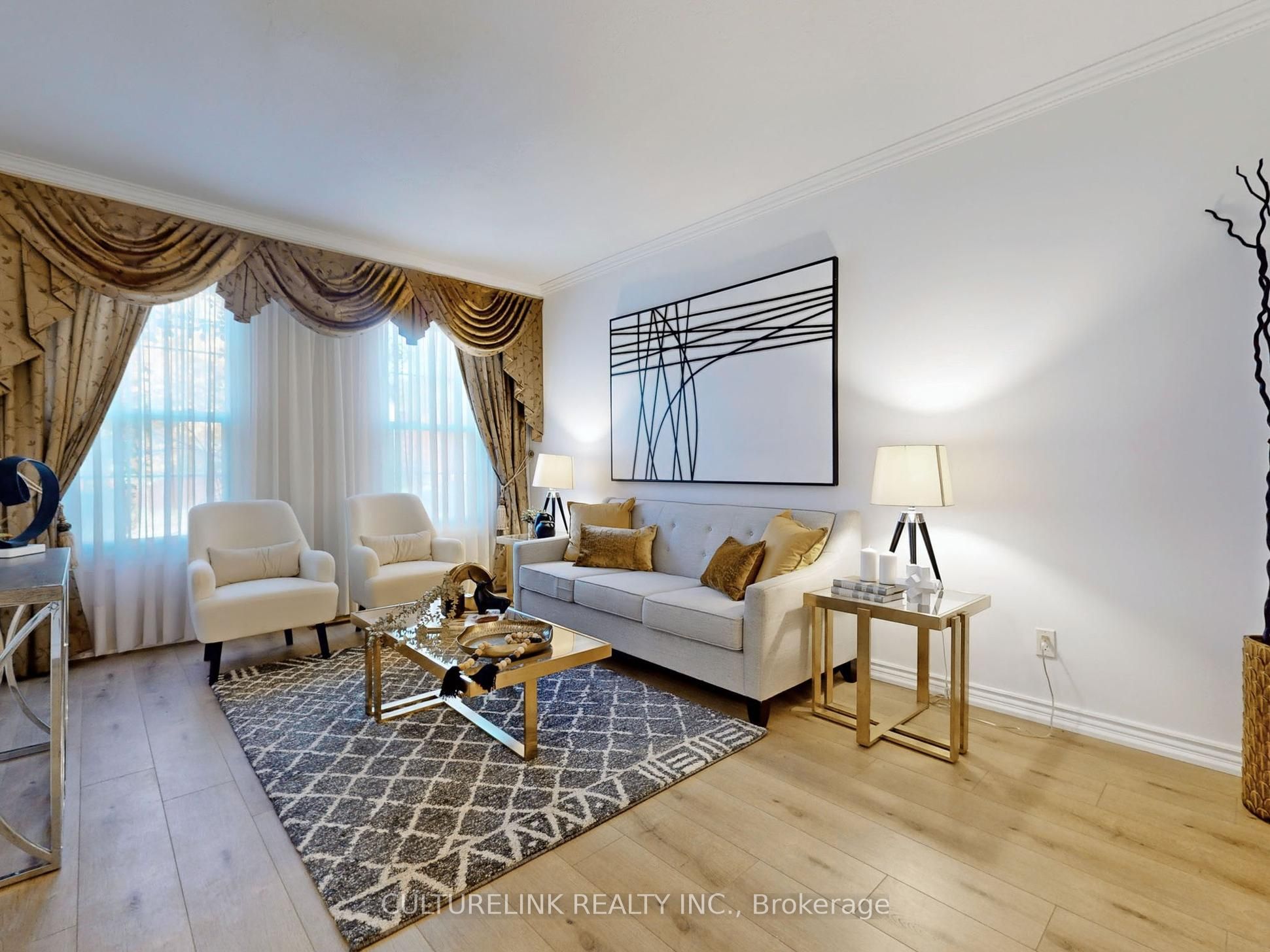 5 Haven Hill Square Property Photo 7
