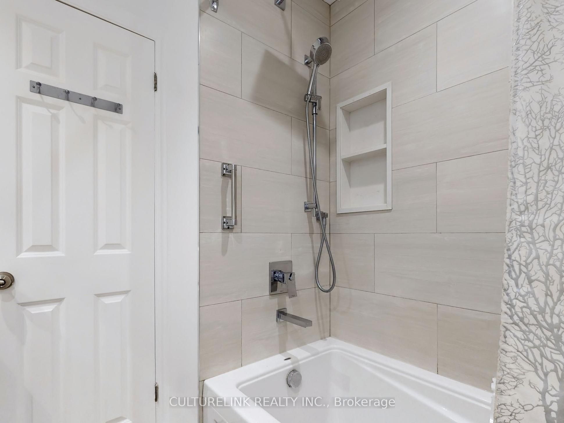 5 Haven Hill Square Property Photo 23