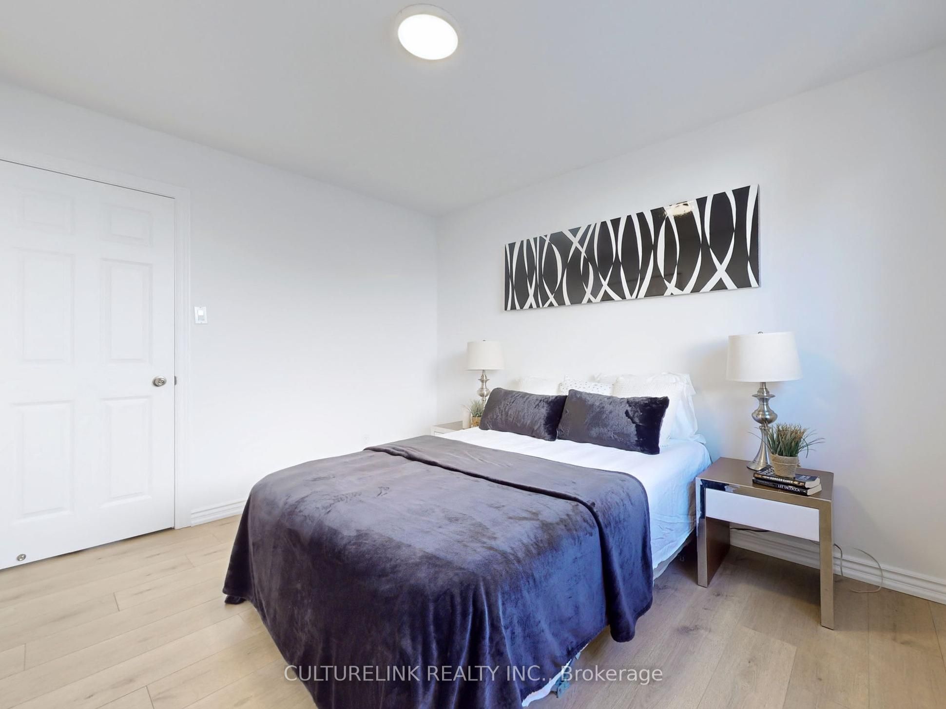 5 Haven Hill Square Property Photo 25