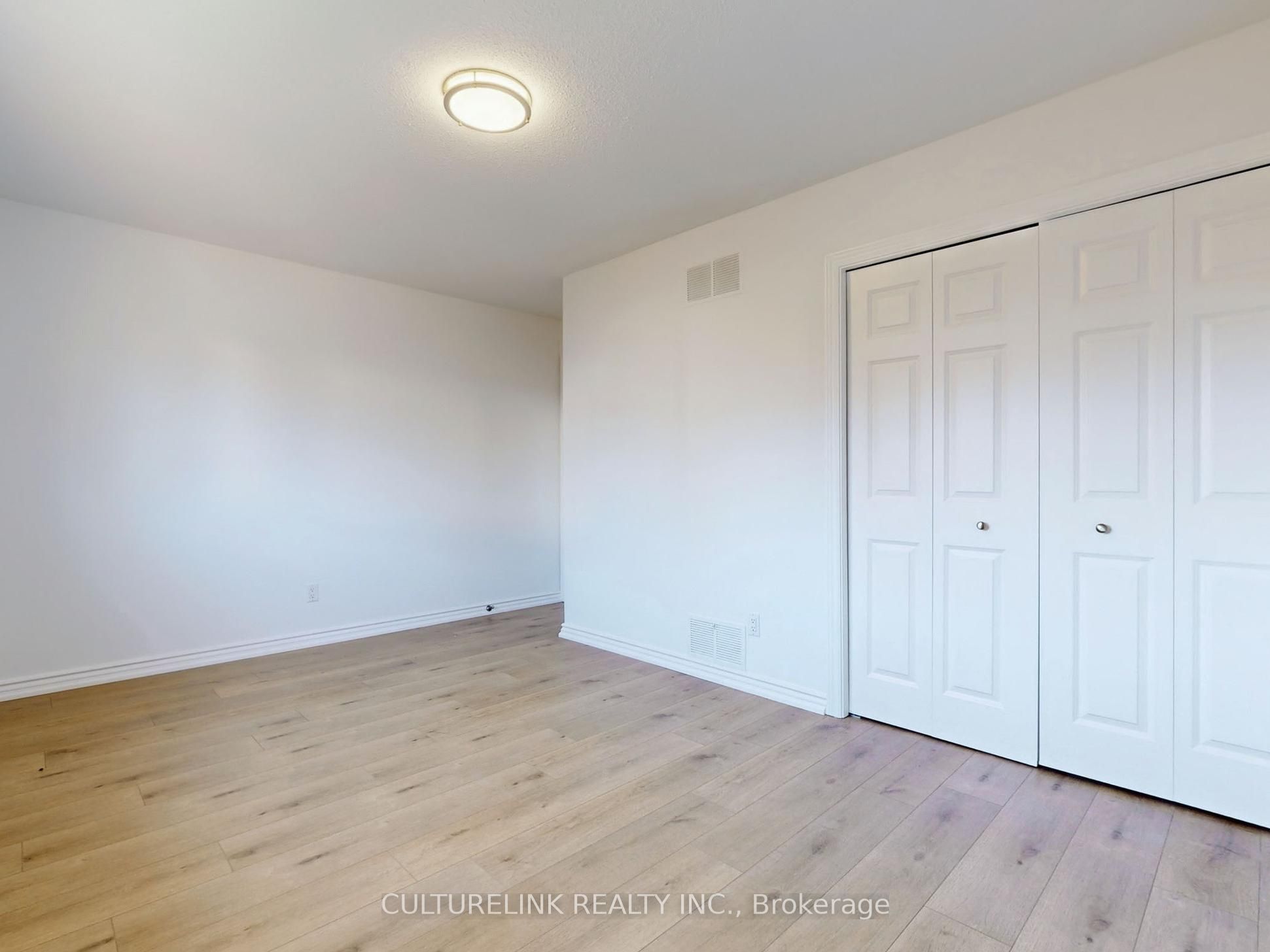 5 Haven Hill Square Property Photo 26