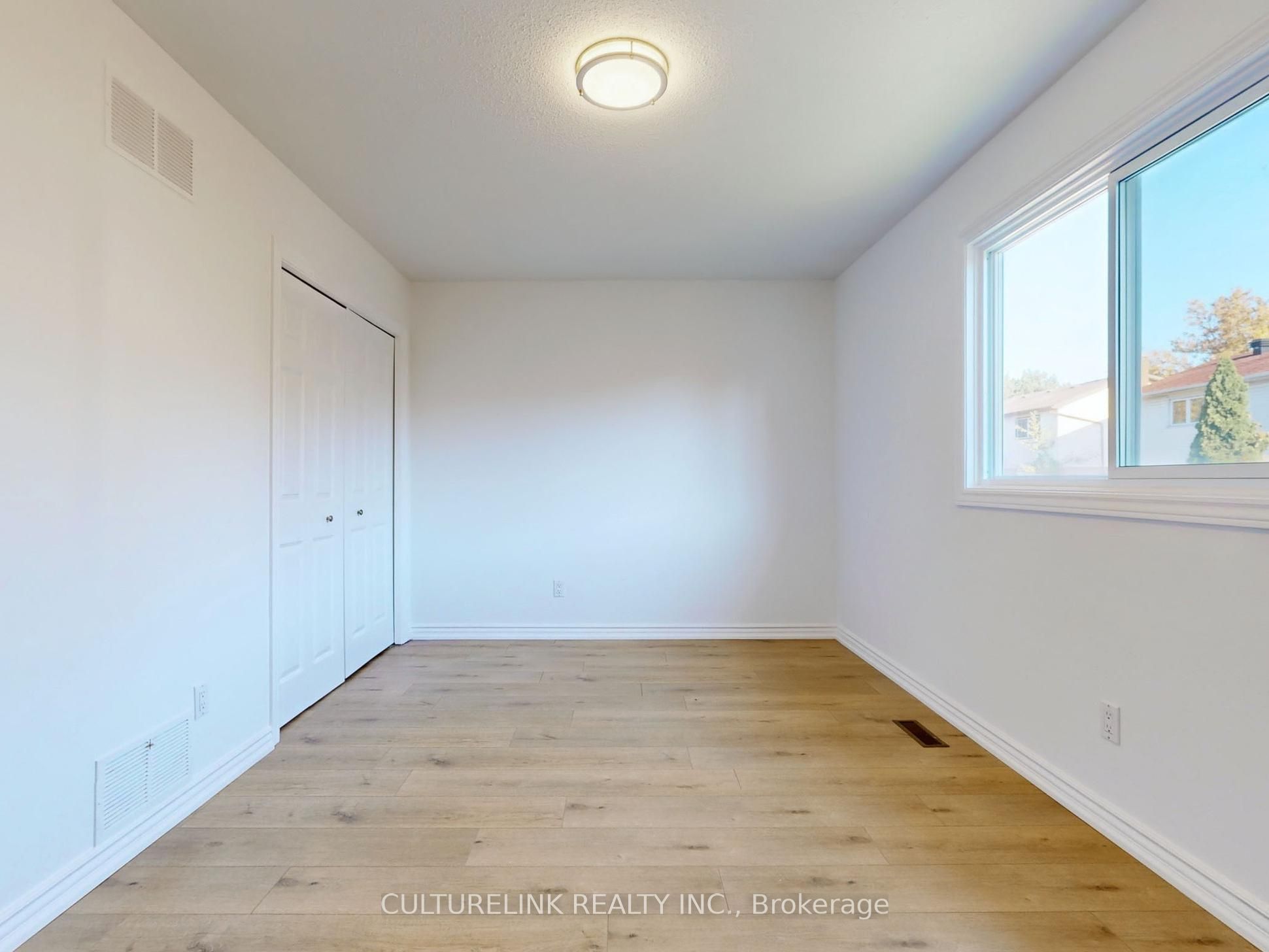 5 Haven Hill Square Property Photo 27