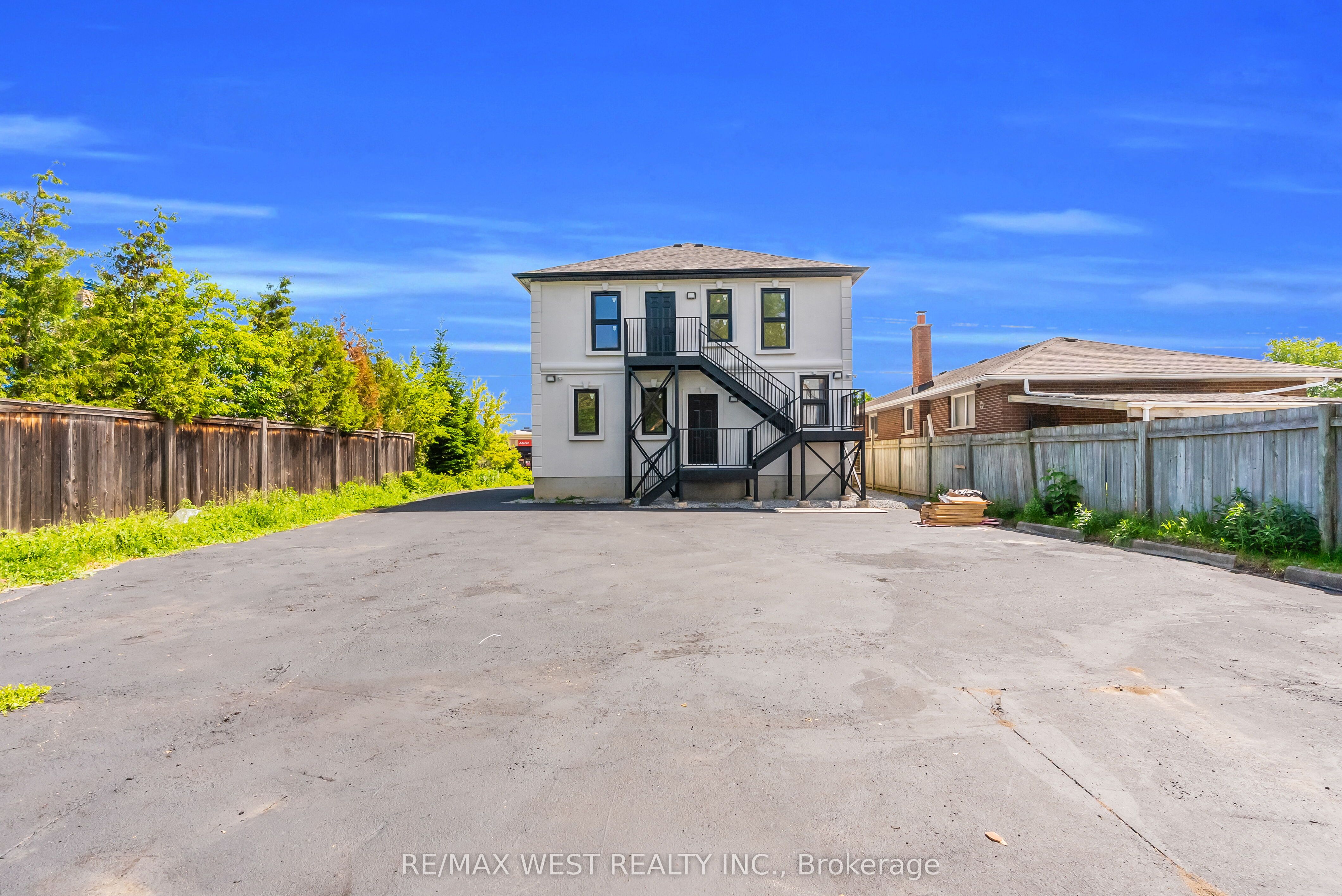 36 Park Road S 4 Property Photo 12