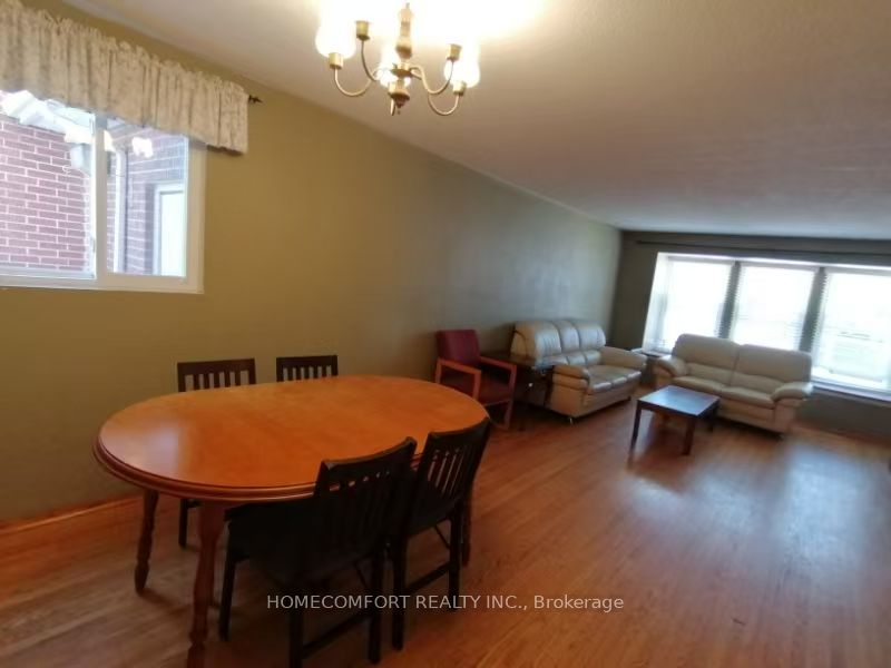 68 Carondale Crescent Property Photo 6