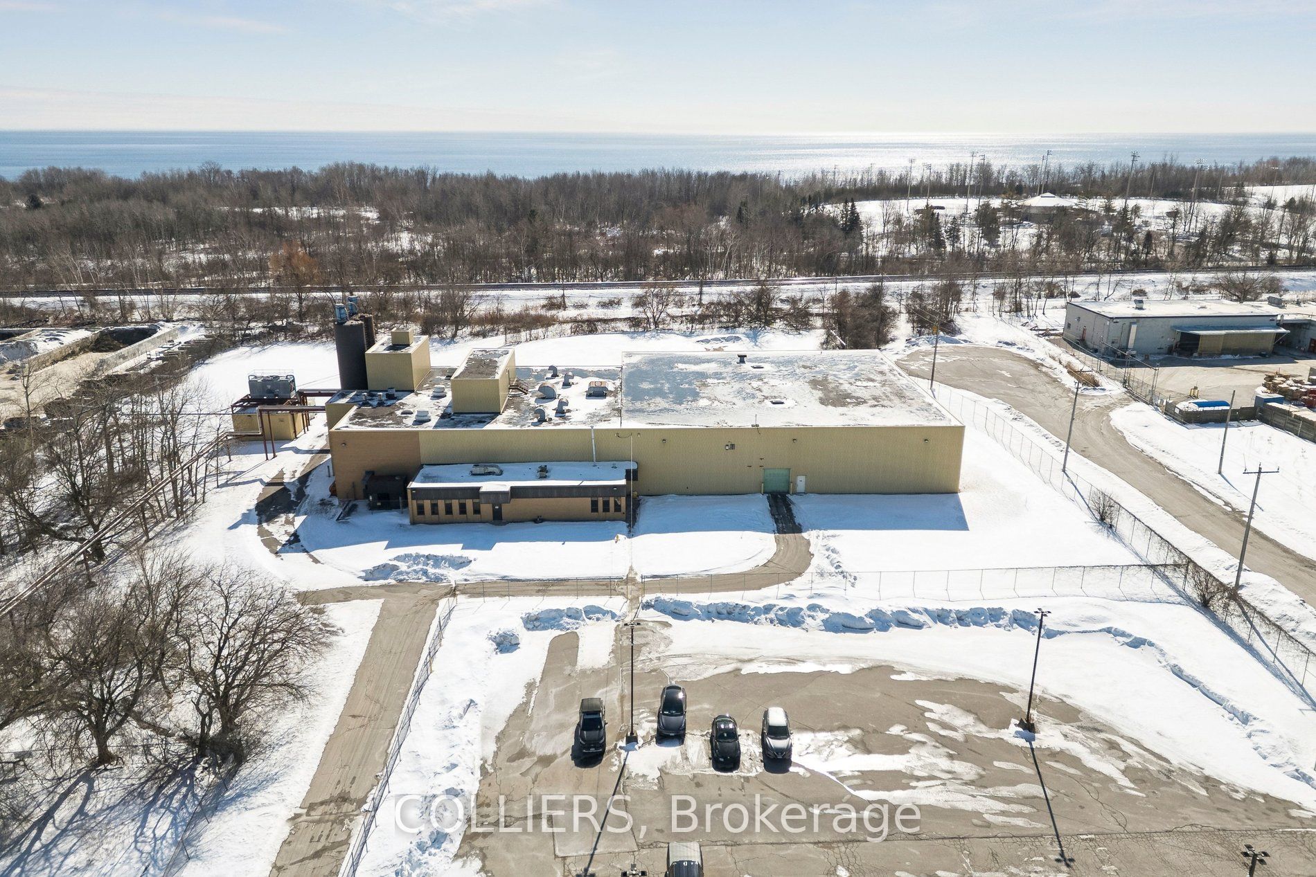 595* Coronation Drive Property Photo 13