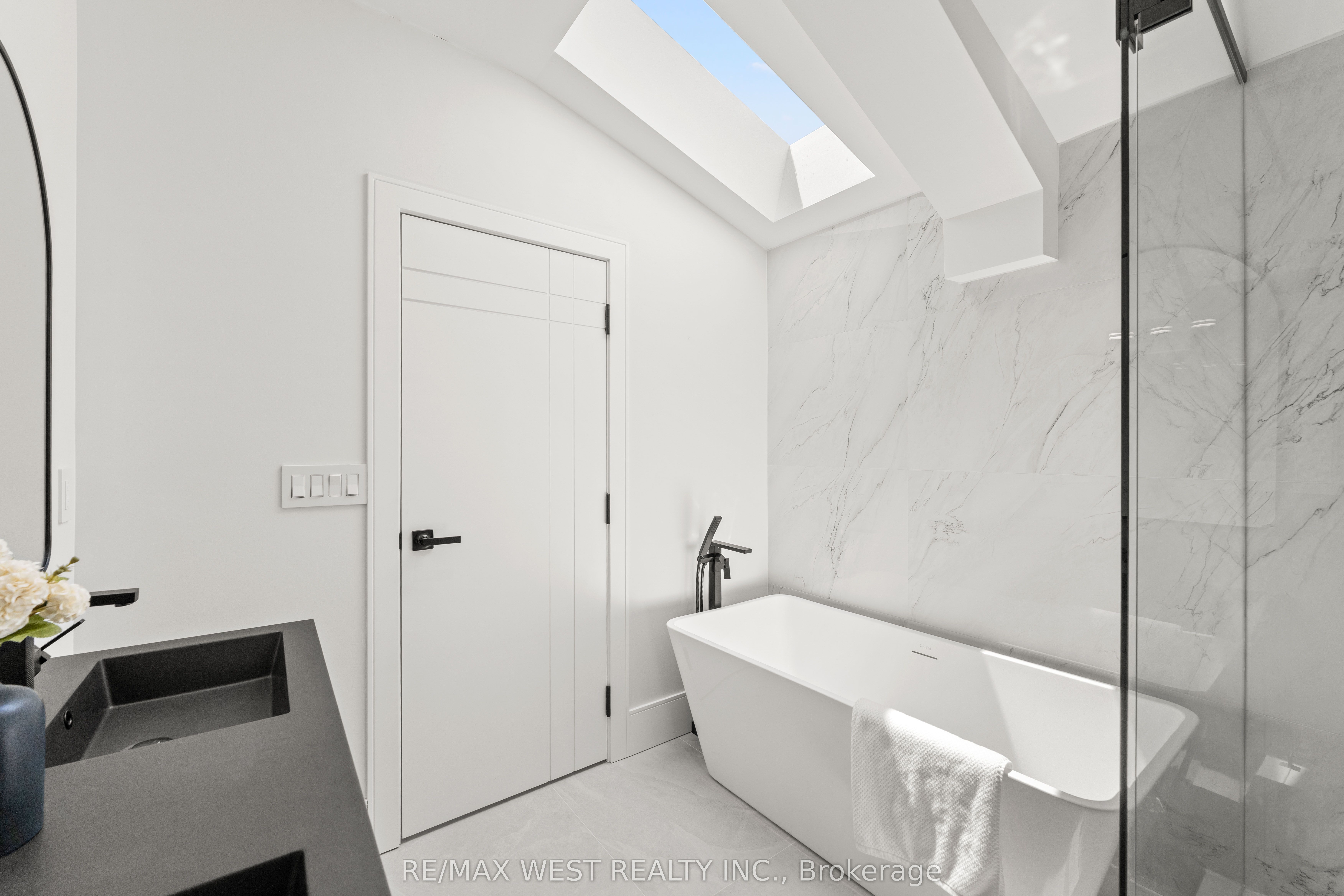 15 Cruikshank Avenue Property Photo 39