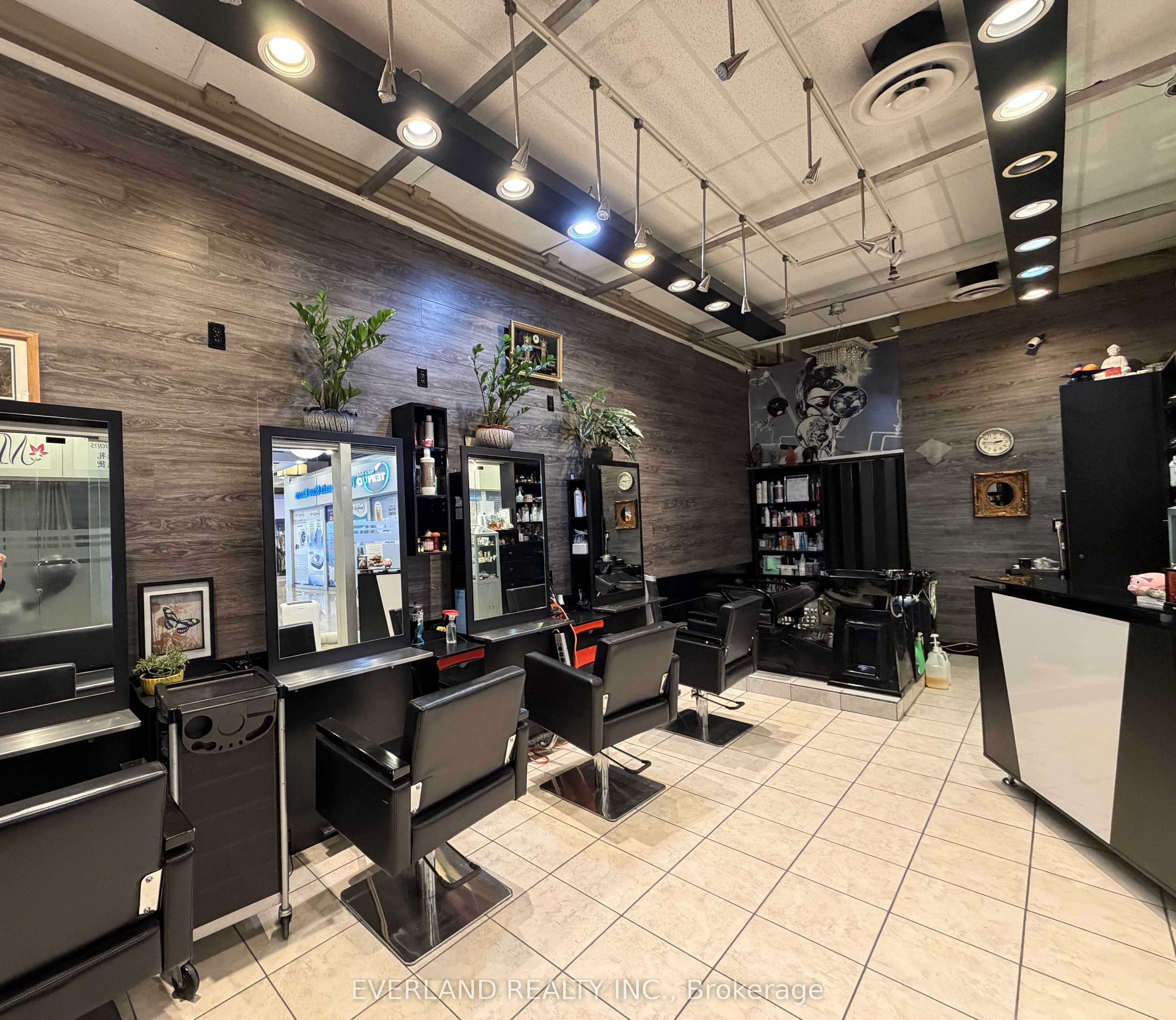4675 Steeles Avenue E 1a1 Property Photo 1