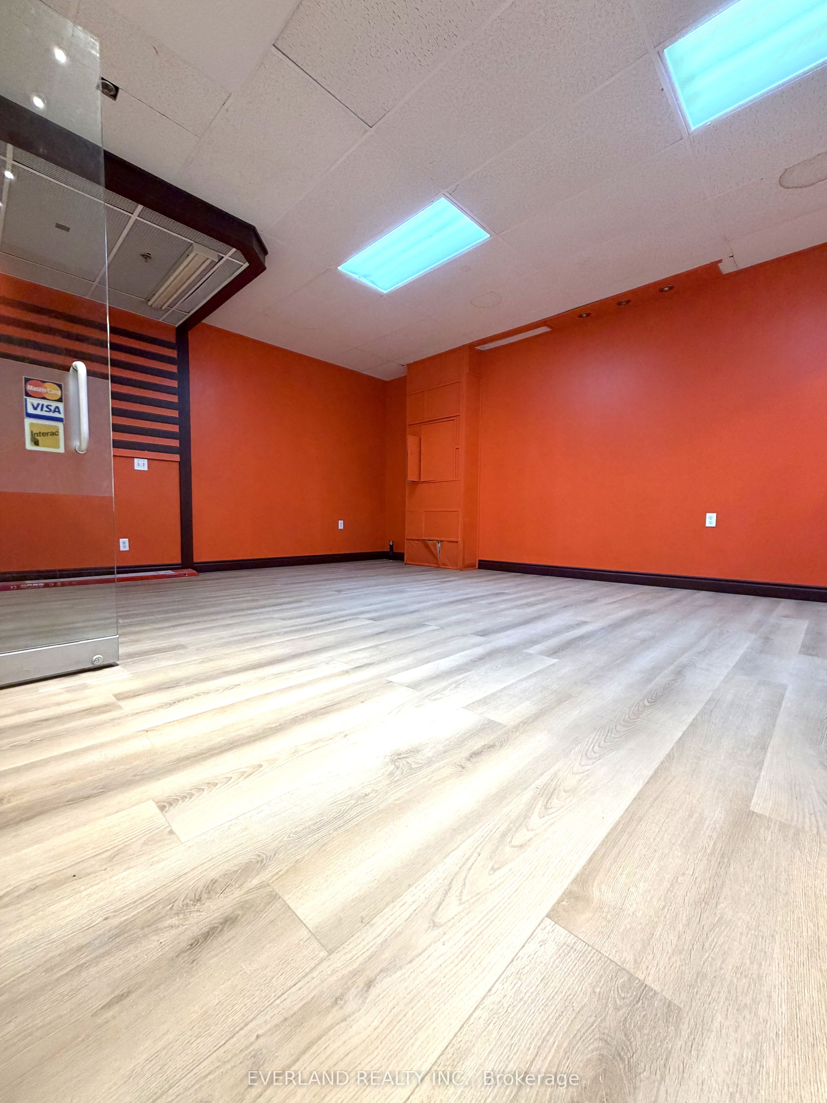 4675 Steeles Avenue E 2b13 Property Photo 5
