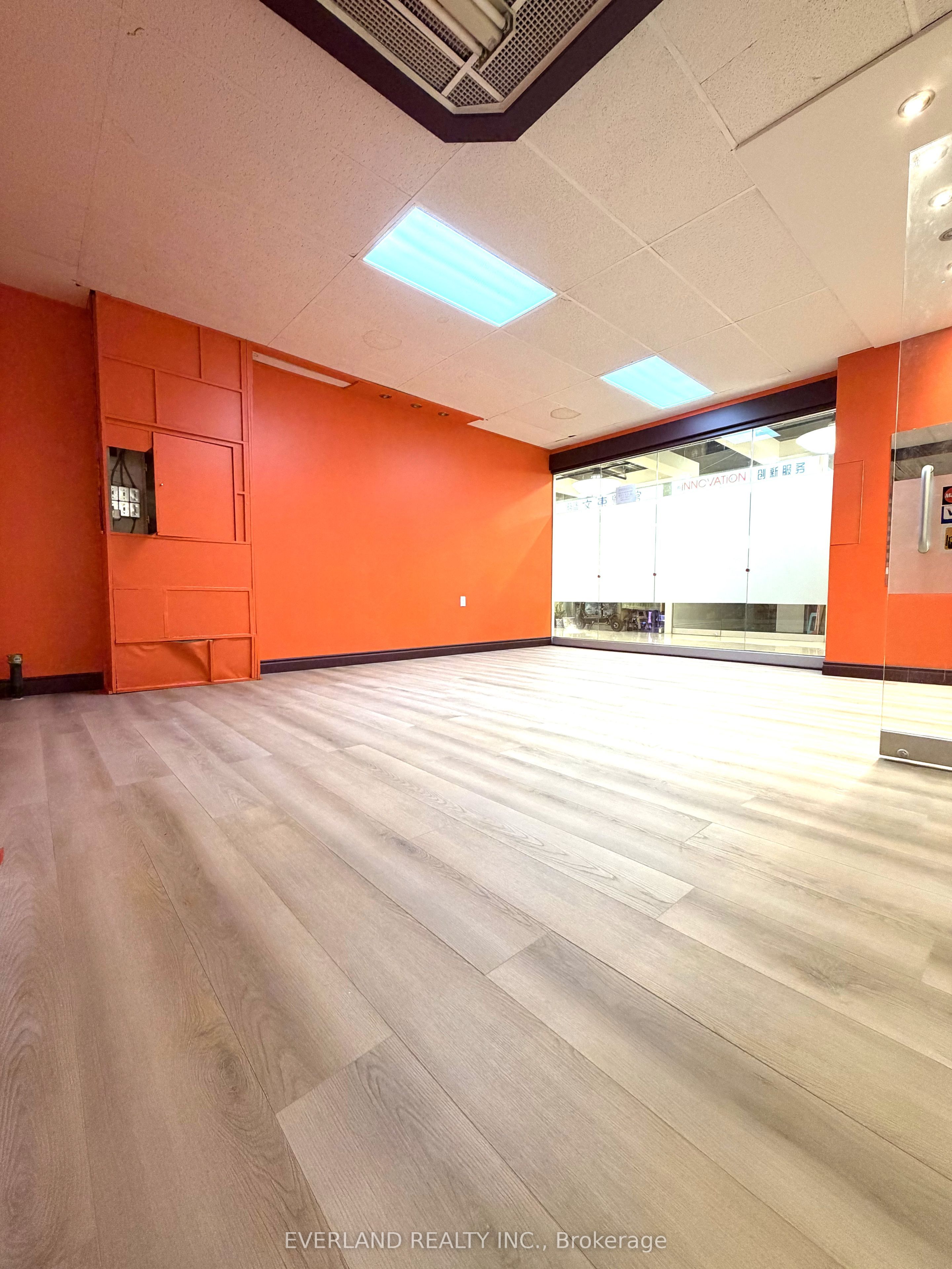 4675 Steeles Avenue E 2b13 Property Photo 6