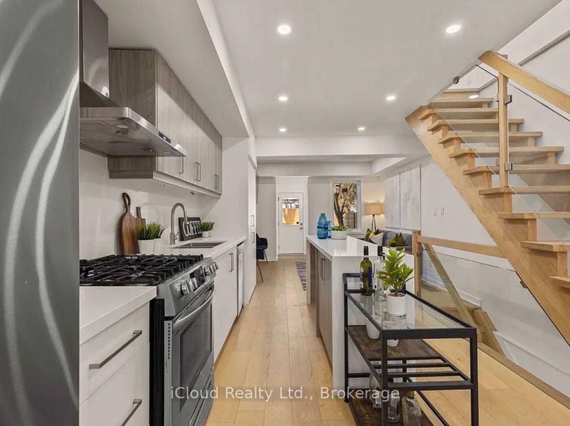 386 Coxwell Avenue Property Photo 25