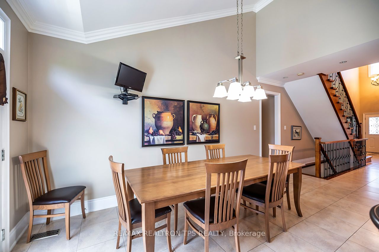 25 Leafield Drive Property Photo 11
