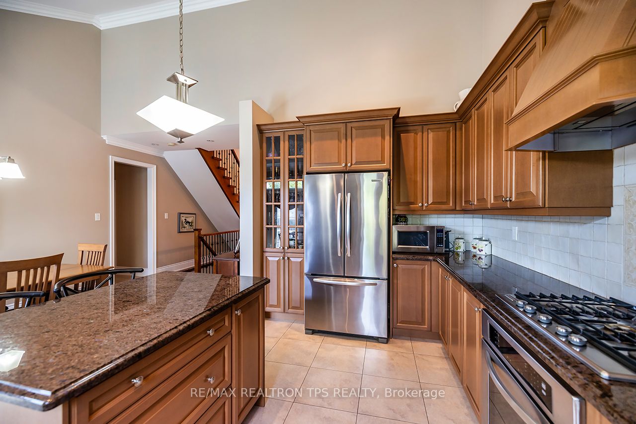 25 Leafield Drive Property Photo 13
